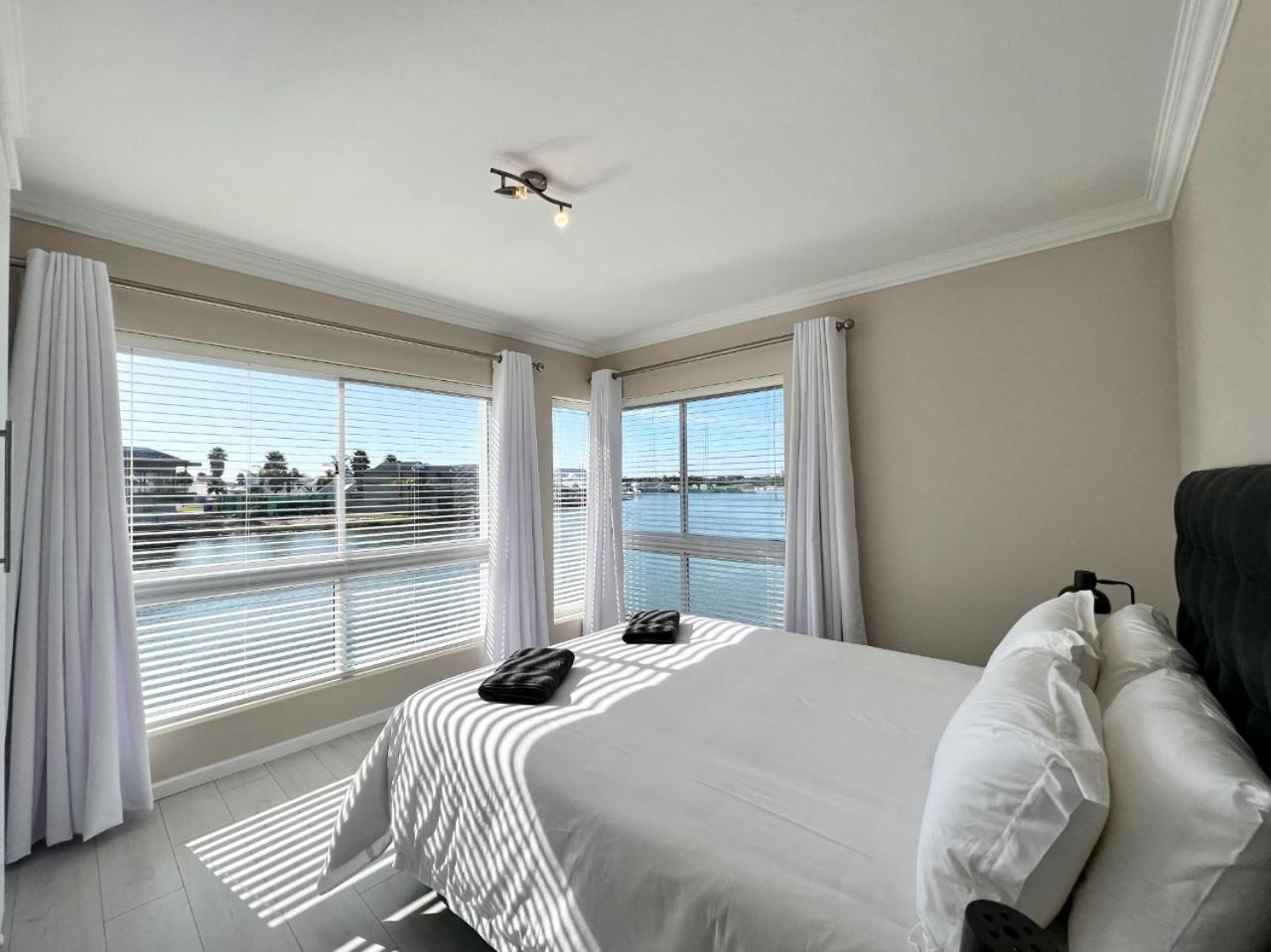 Leisure Apartment with Beautiful Water Views