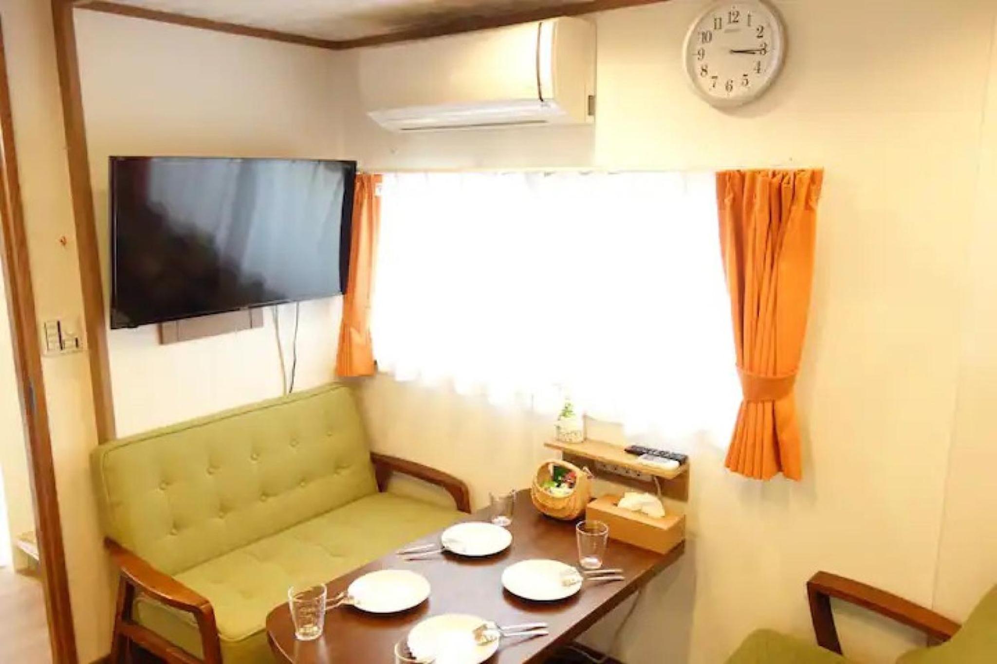 大家族向け貸切宿 敷地内無料駐車場 最高のロケーション 各階独立鍵付き個室 Paradise inn牧志 view 3