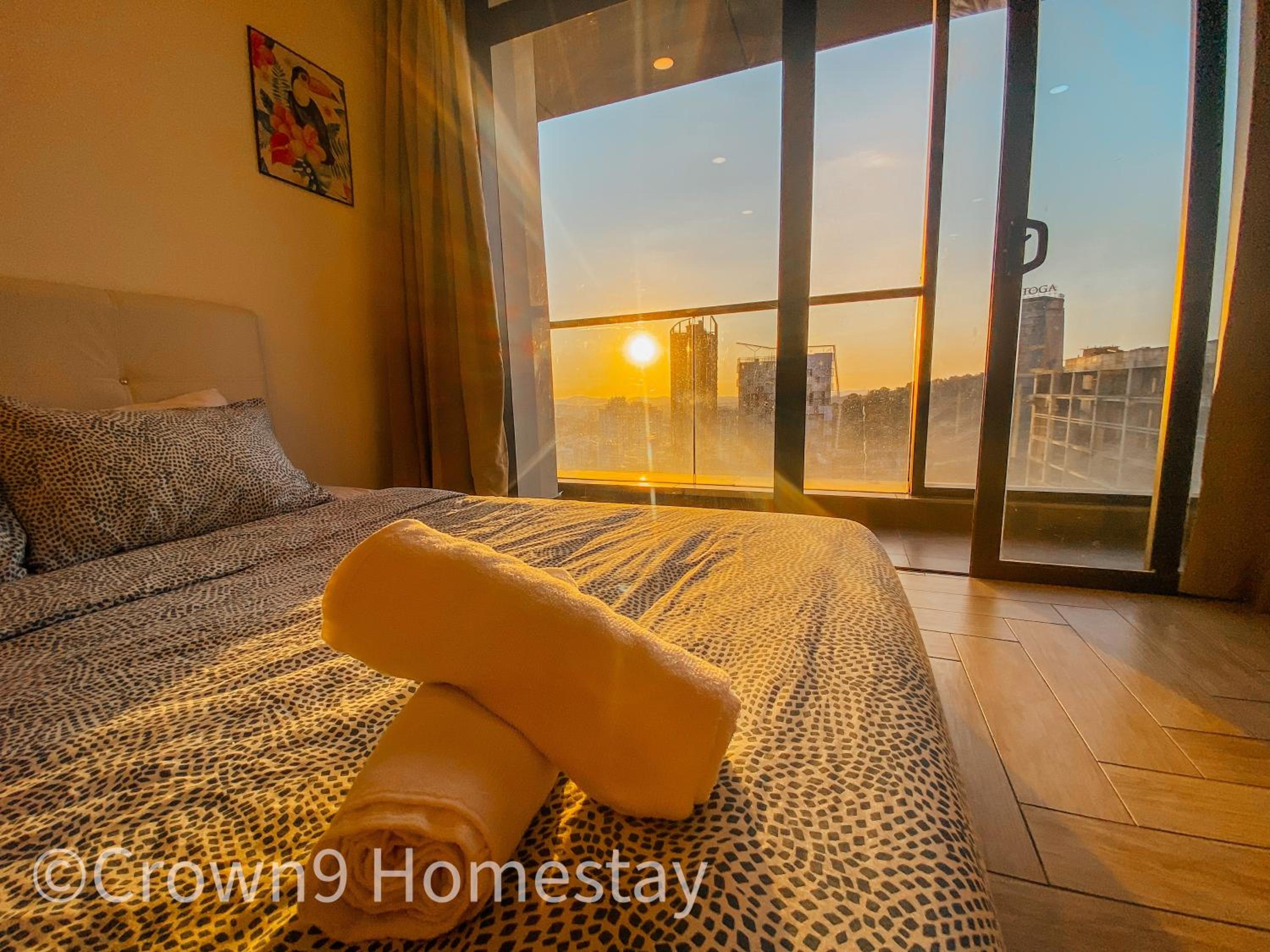 Crown9 Suite (Sunset & City View)@Empire City photo 4