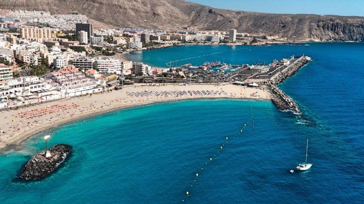 Tenerifeopenhome bright penthouse on the beach Los Cristianos