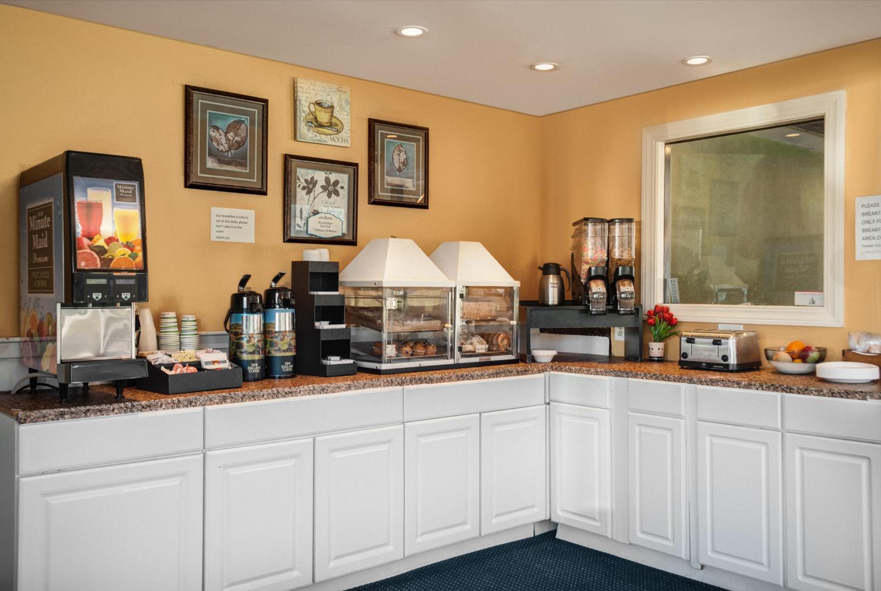 Monticello Inn- Framingham/ Boston - Property Image 2