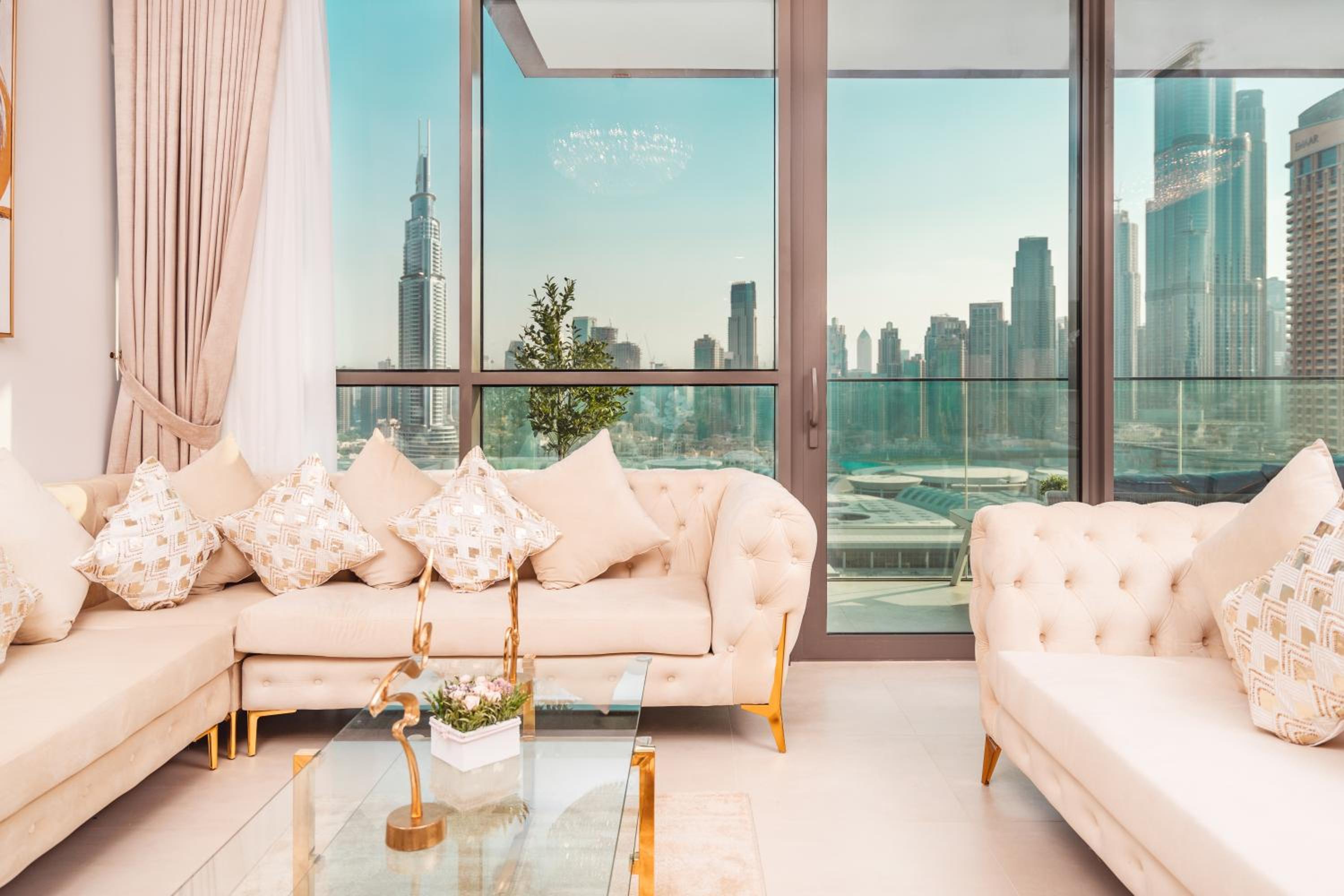 Elite Royal Apartment - Panoramic Full Burj Khalifa, Fountain & Skyline View - ACed direct connection to Dubai Mall - Governor