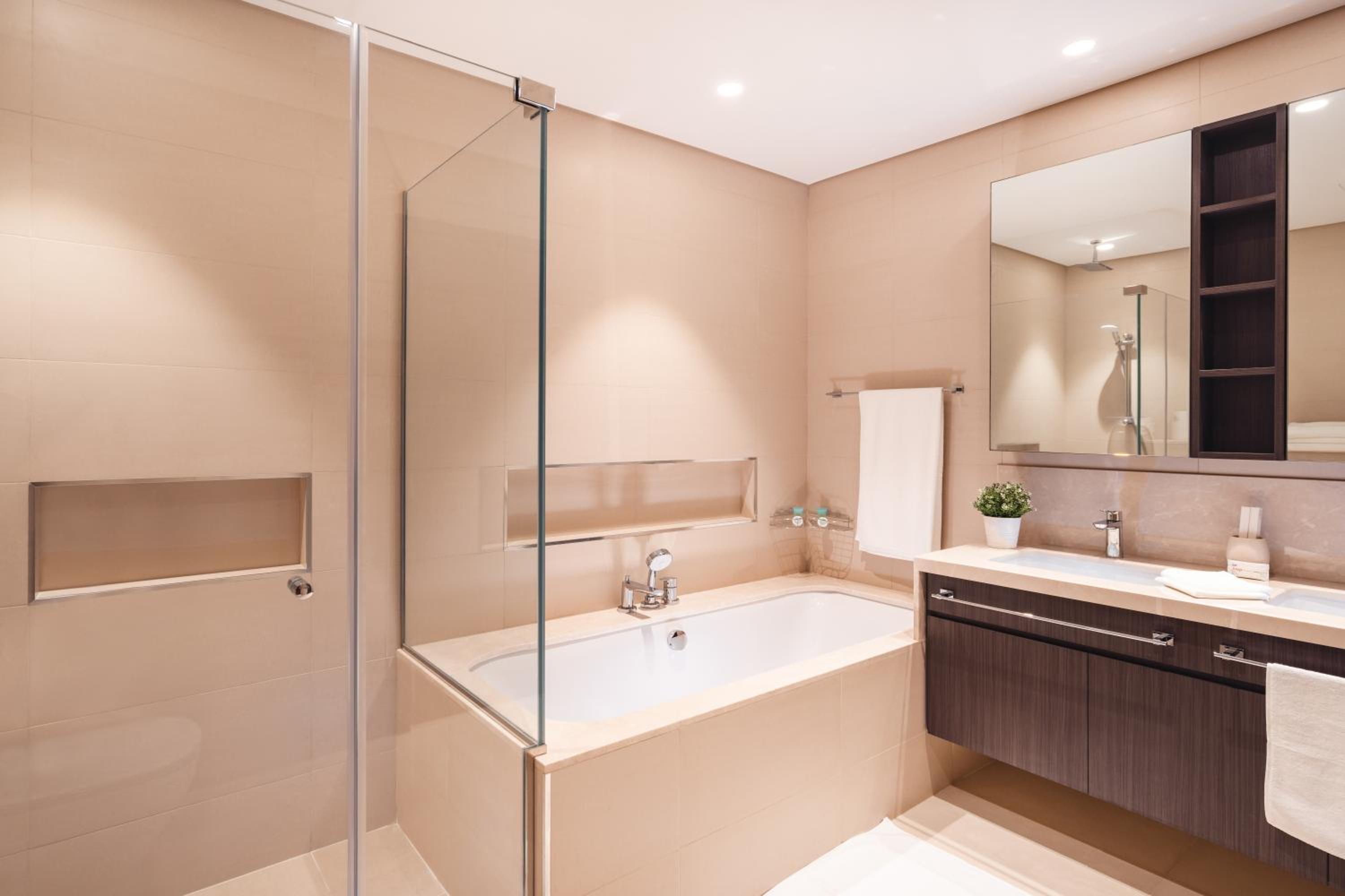 Elite Royal Apartment - Panoramic Full Burj Khalifa, Fountain & Skyline View - ACed direct connection to Dubai Mall - Governor