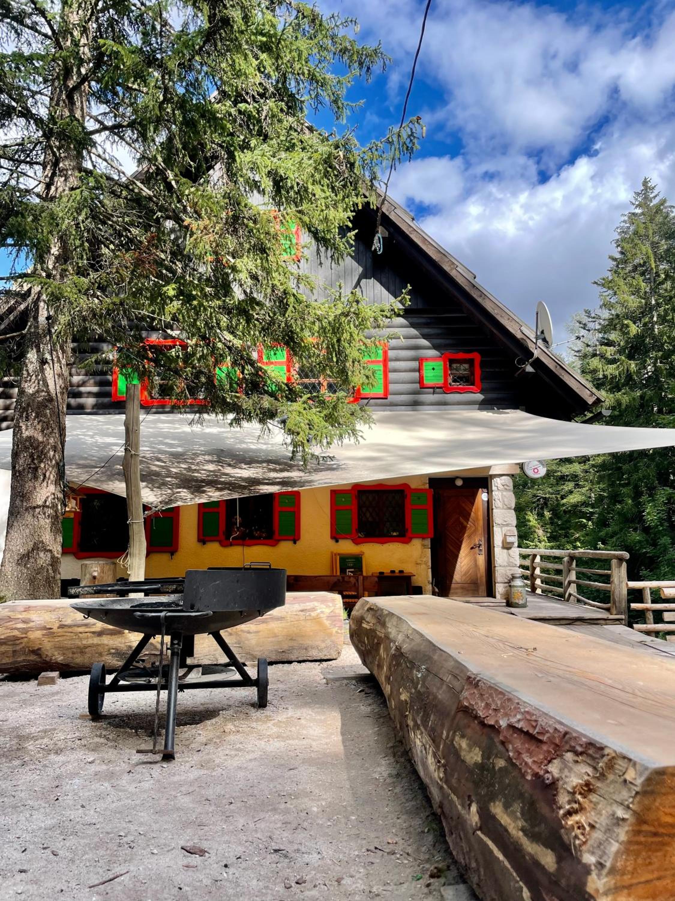 Tonkina koča view 2