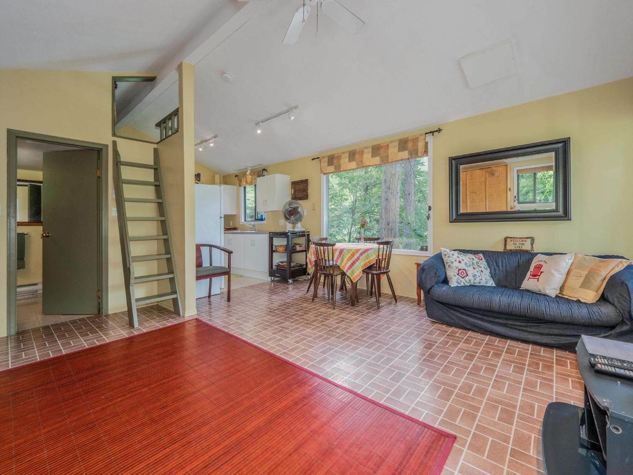 The Lakeside Cottage by EMR Vacation Rentals