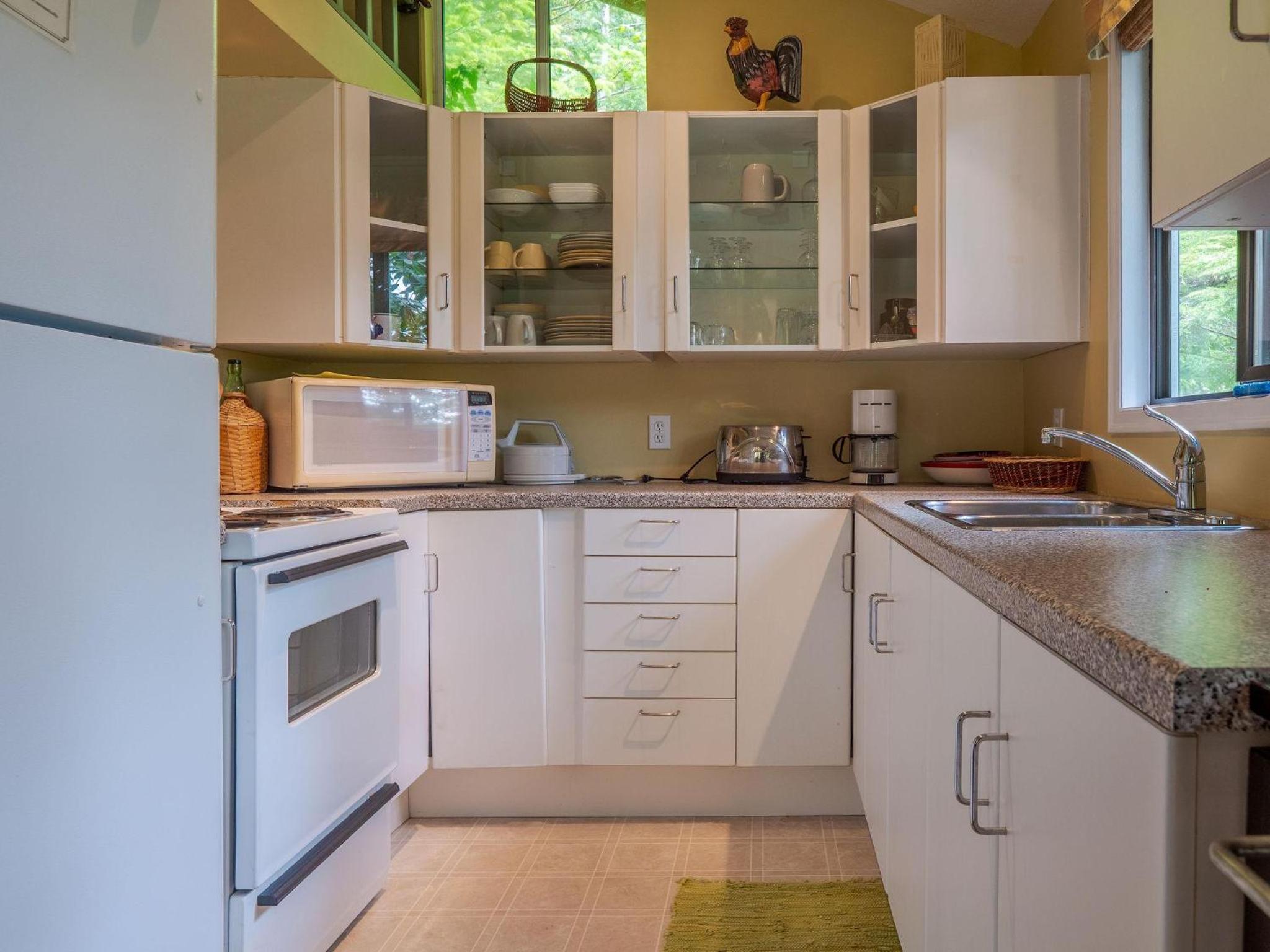 The Lakeside Cottage by EMR Vacation Rentals