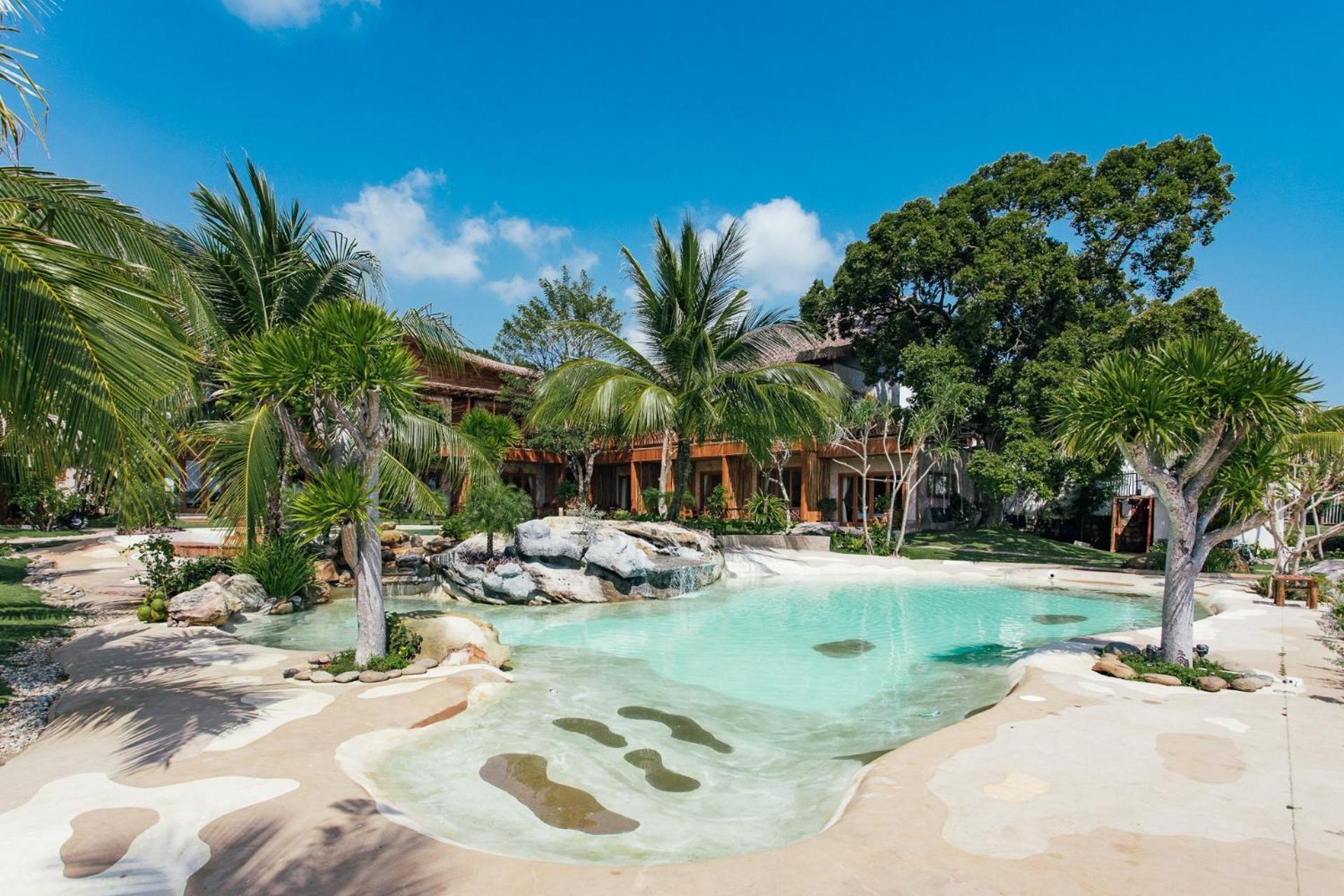 Rocks Beach Boutique