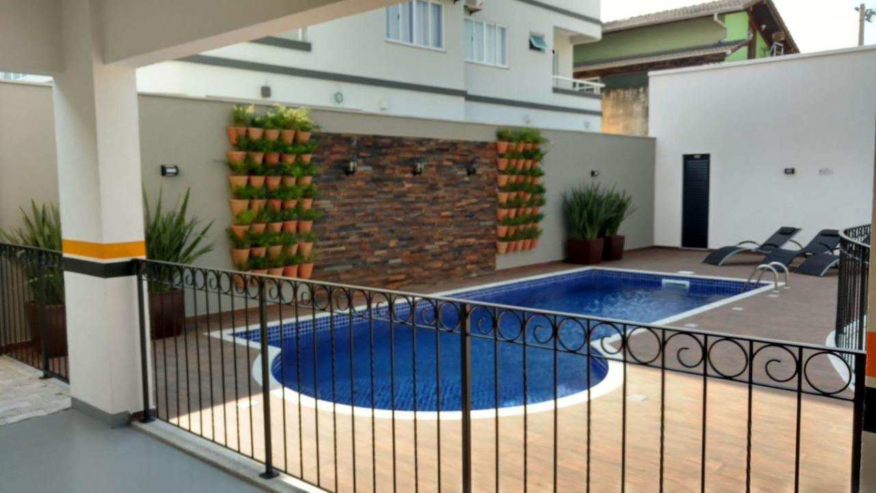 VAR 102B Dpto amplio en Residencial con piscina view 5