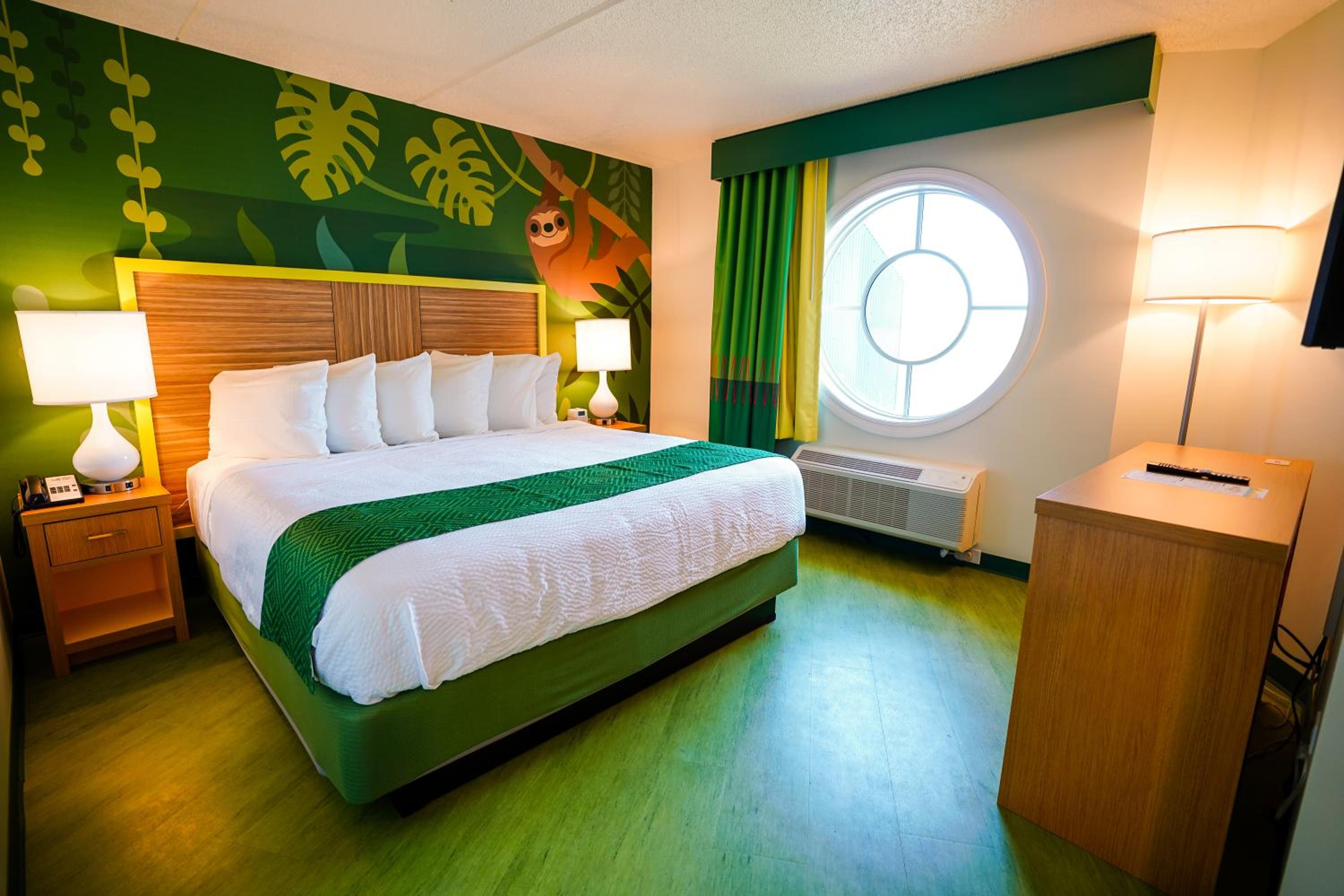 Sandusky Vacations - Castaway Bay by Cedar Point Resorts - Property Image 52