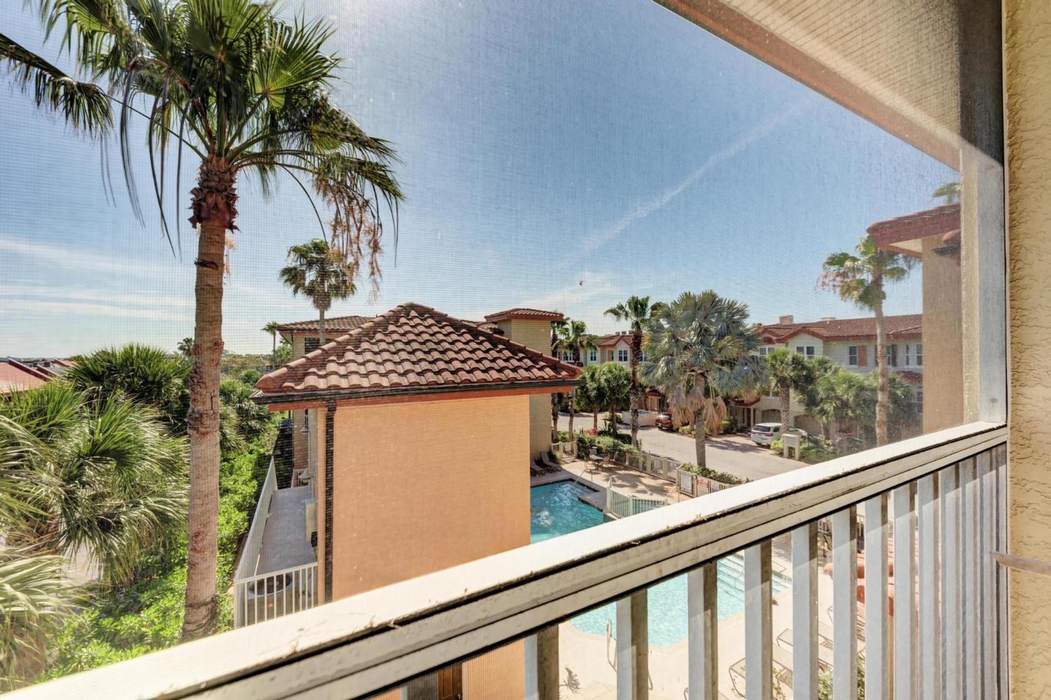 Bradenton Beach Club Bliss-3 Bedroom-2 Bathroom Condo-Elevator-2 Pools-Hottub-Private Beach Access