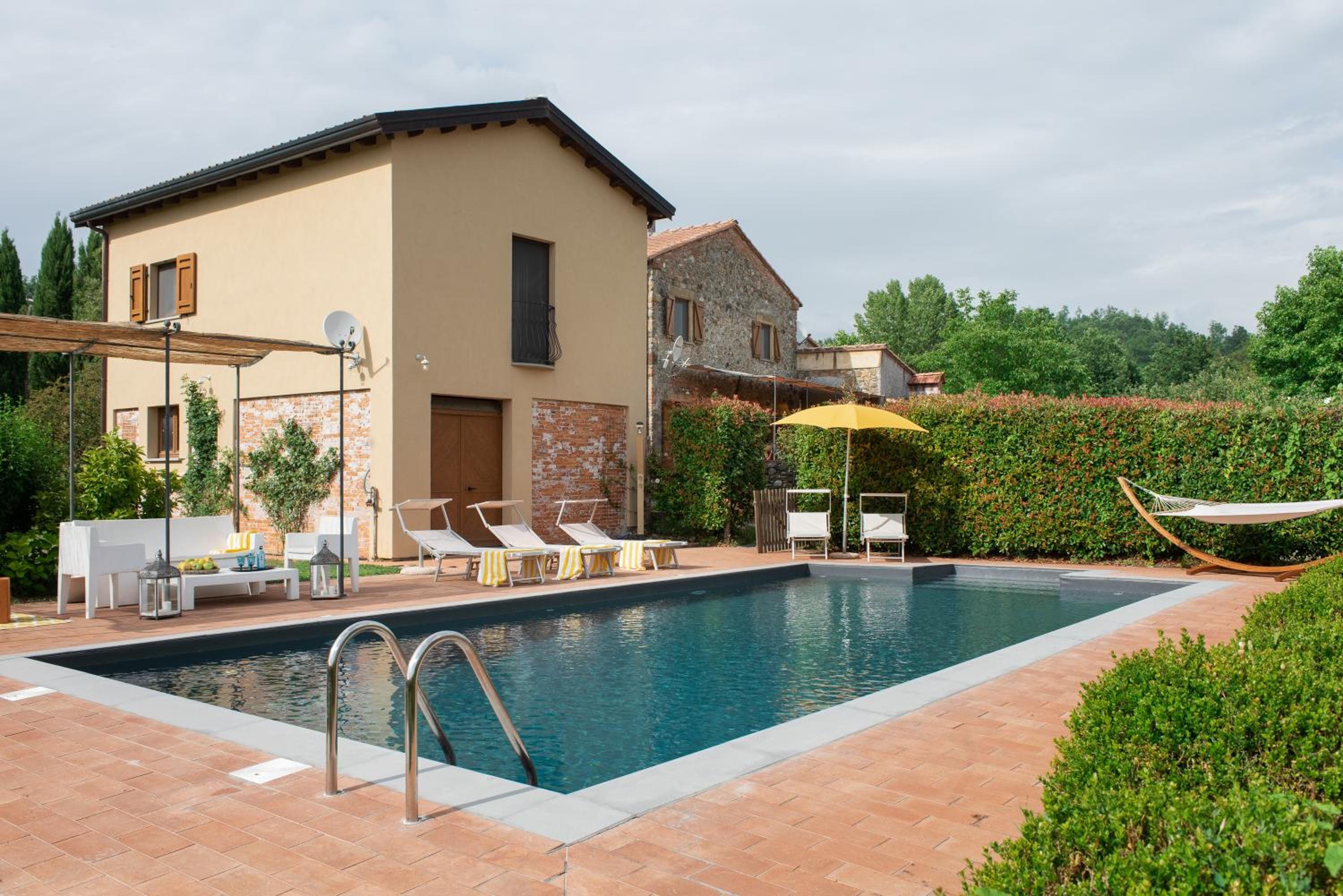 I Ginepri exclusive CountryHouse, 15pax, private pool, Aulla view 4
