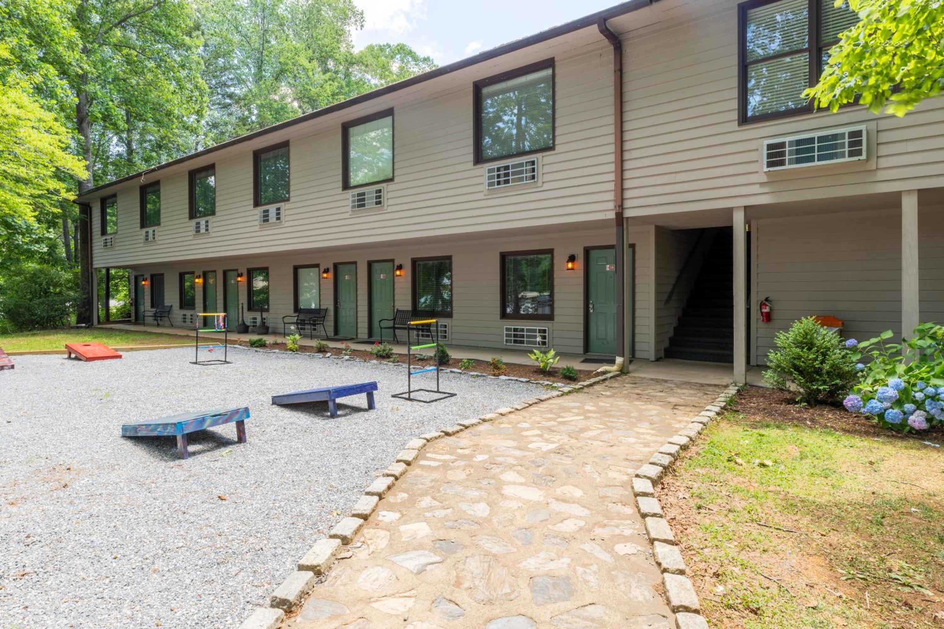 Halesford Harbour Resort - Smith Mountain Lake