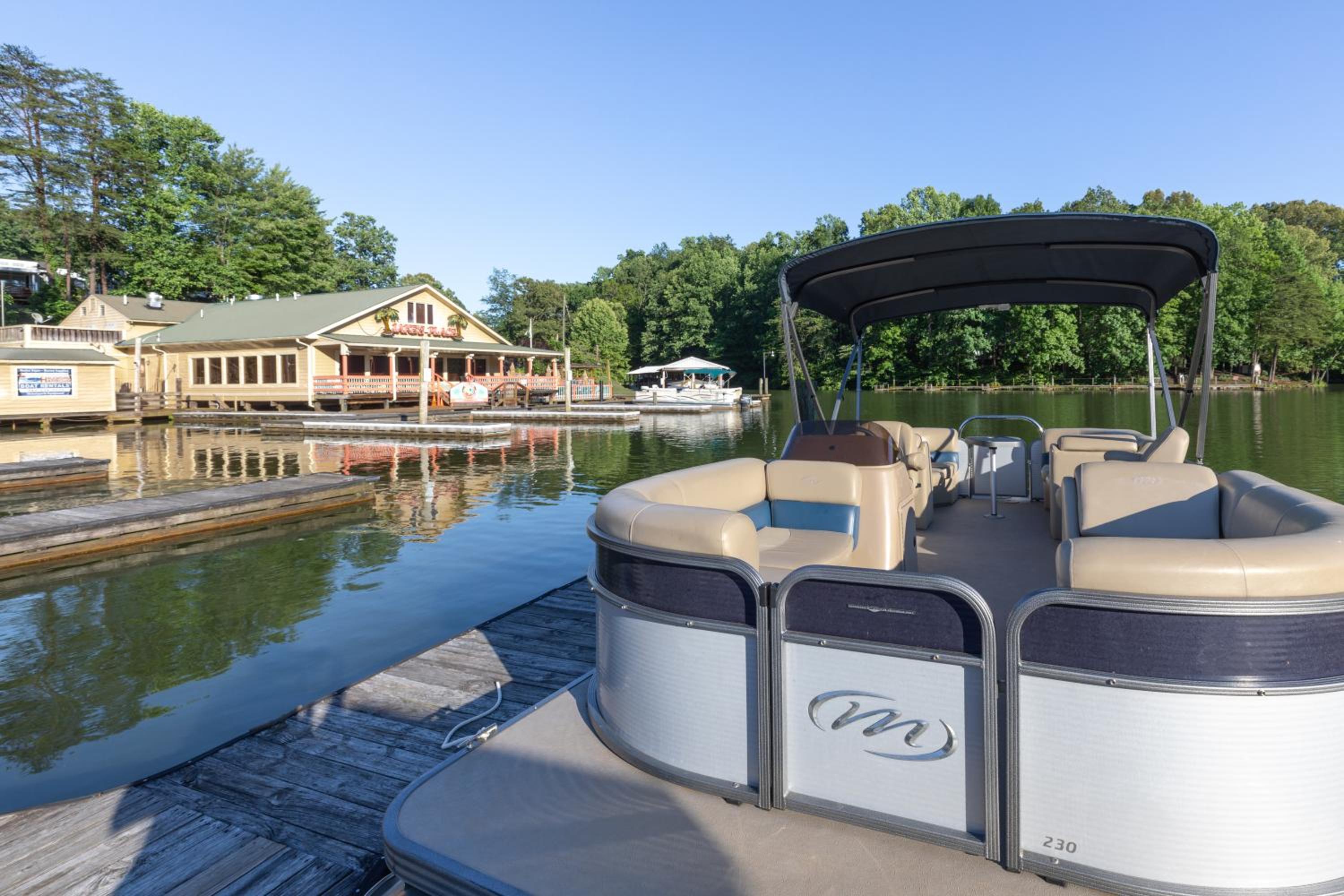 Halesford Harbour Resort - Smith Mountain Lake