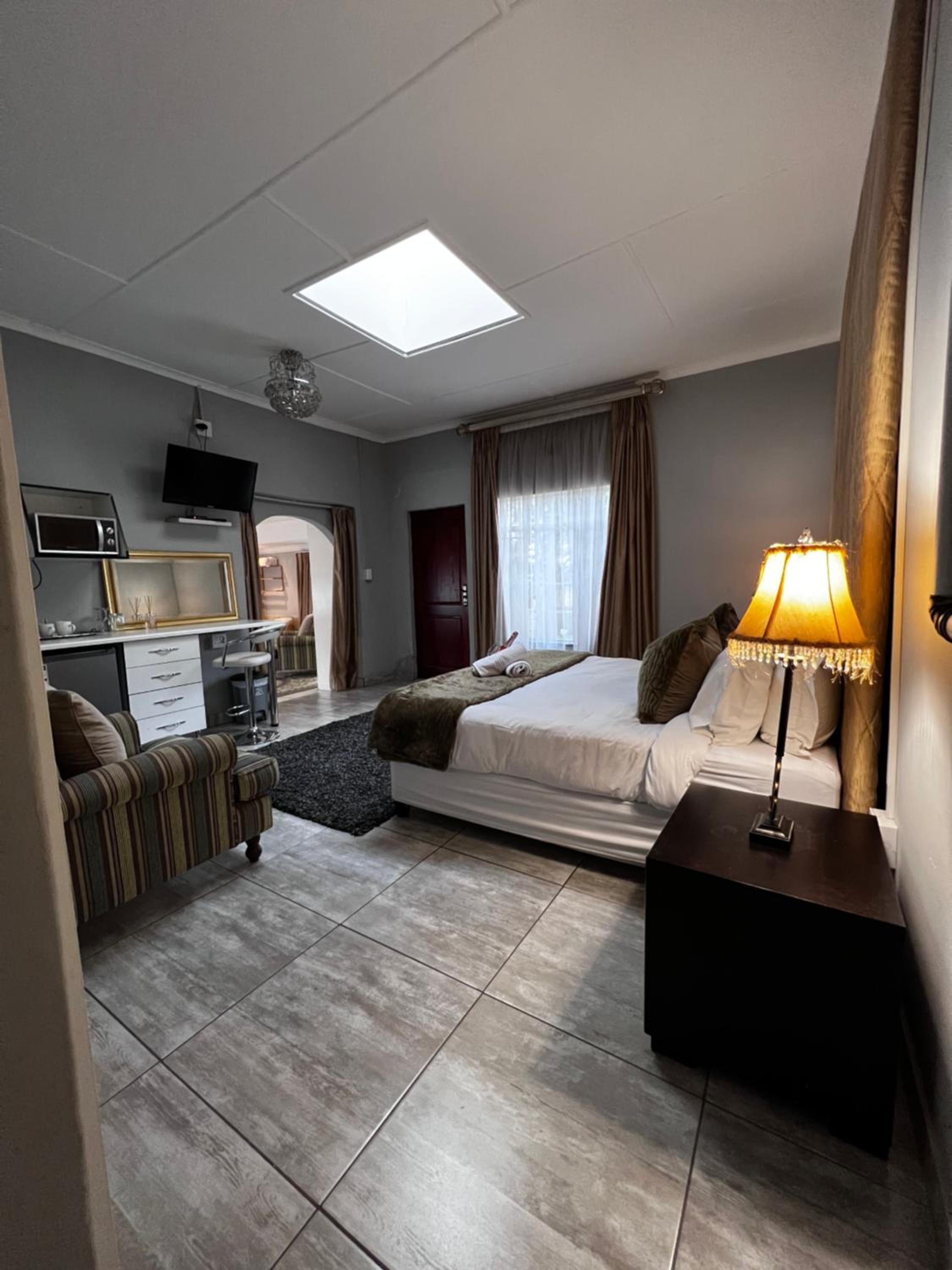 Silken Trap Guest House NO LOADSHEDDING