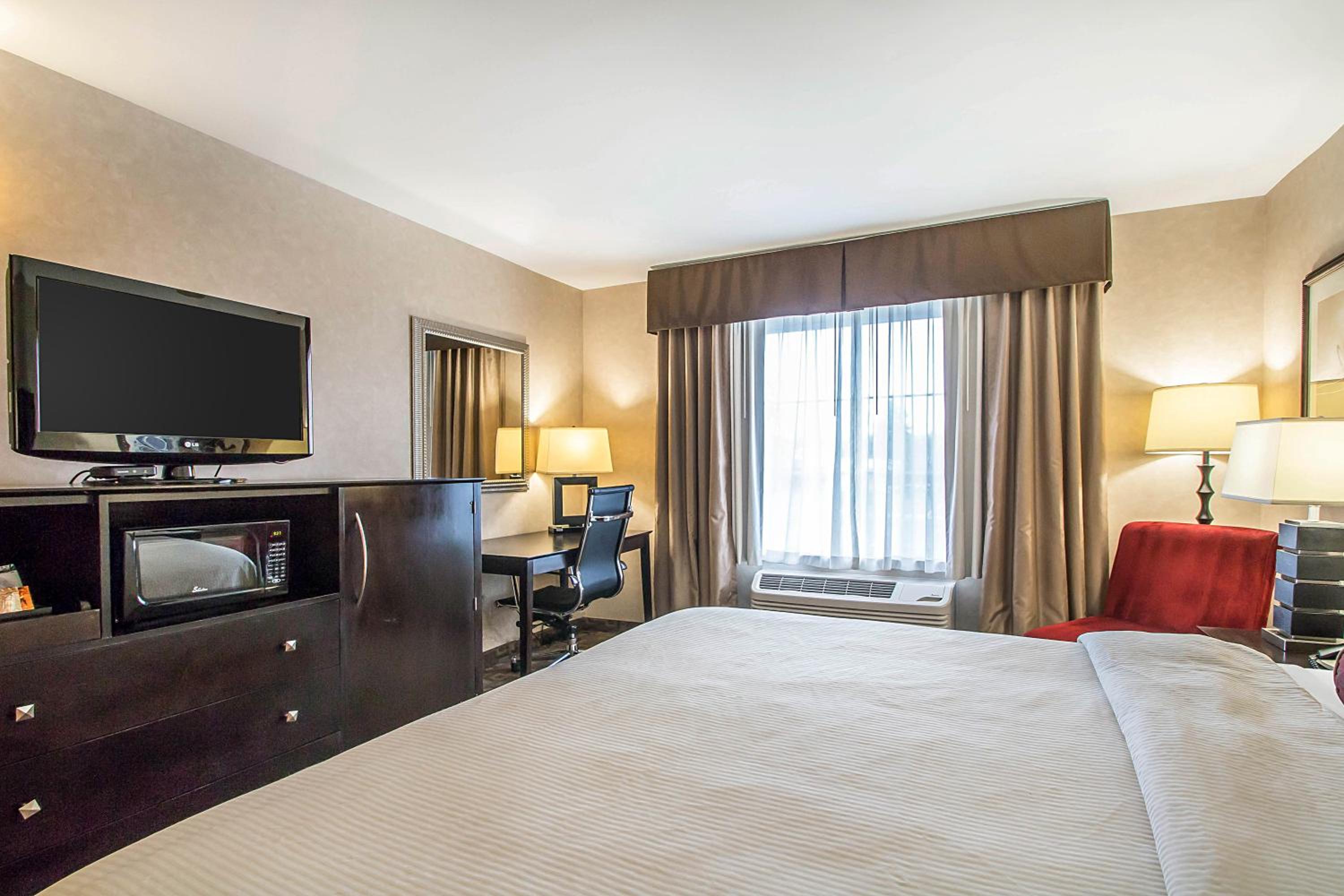 Clarion Inn Elmhurst - Oak Brook near I-88, I-290, I-294, Photo 22