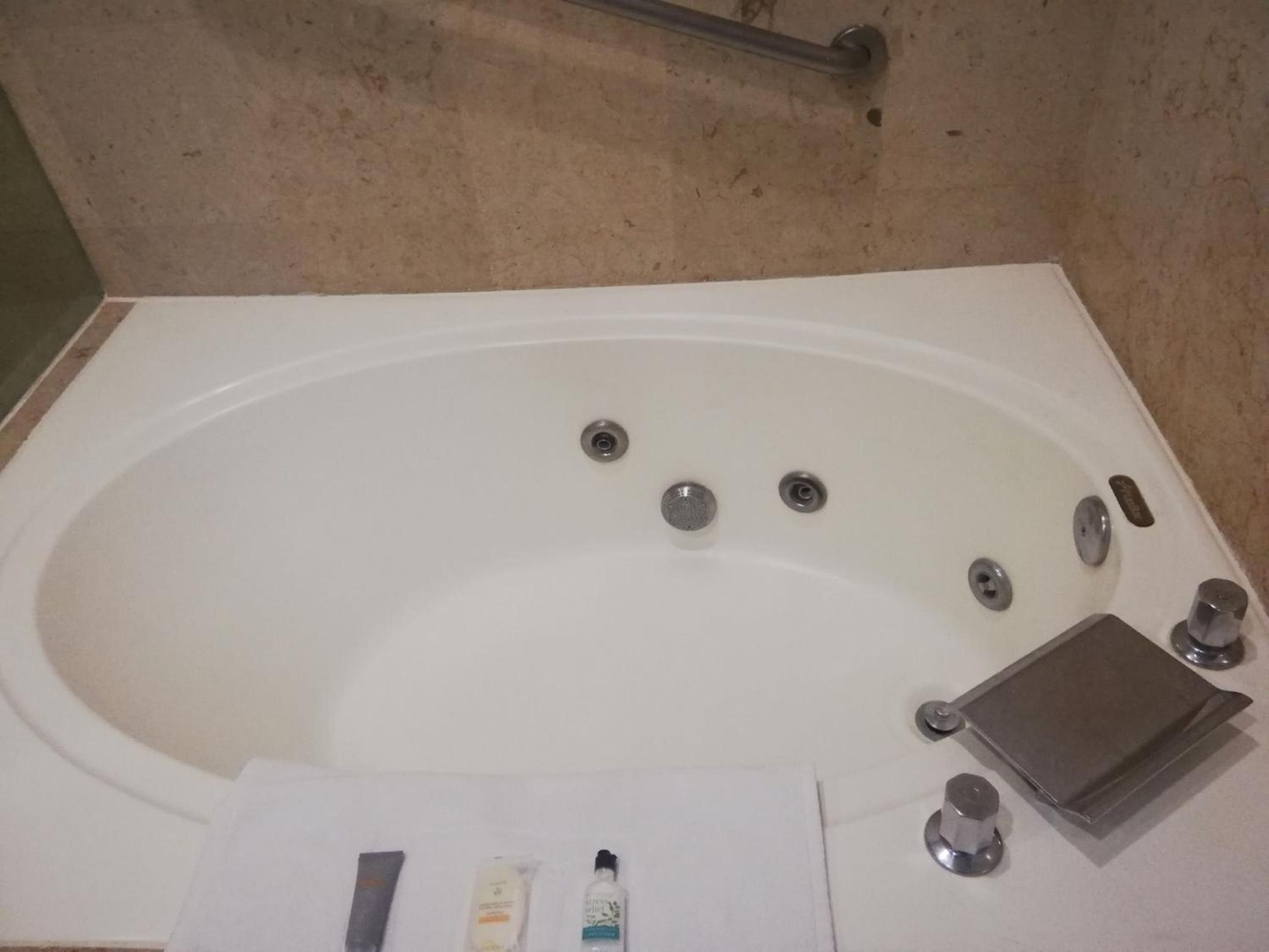 Torreon Vacations - Real Inn Torreon - Property Image 7