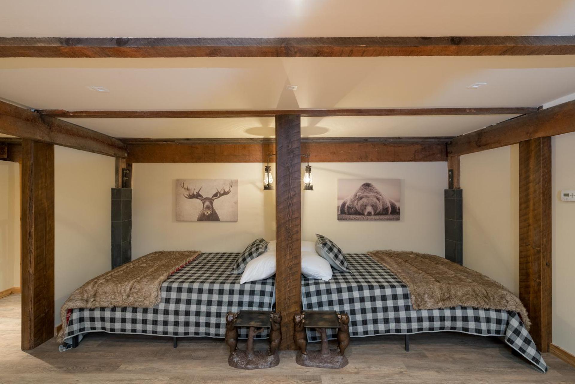 Bear Lodge with private Pool, Hottub, and Sauna! - Property Image 37