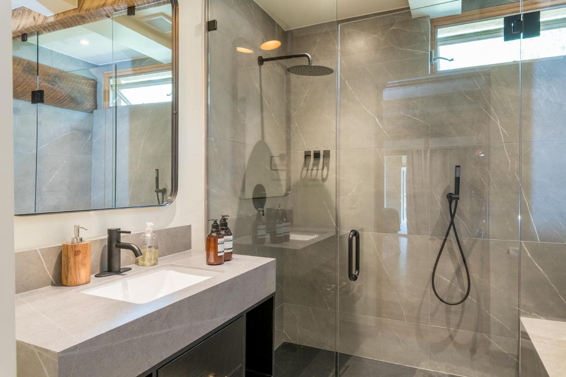 Bear Lodge with private Pool, Hottub, and Sauna! - Property Image 7