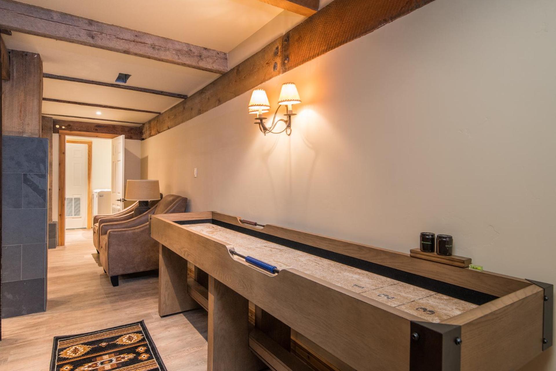 Bear Lodge with private Pool, Hottub, and Sauna! - Property Image 36