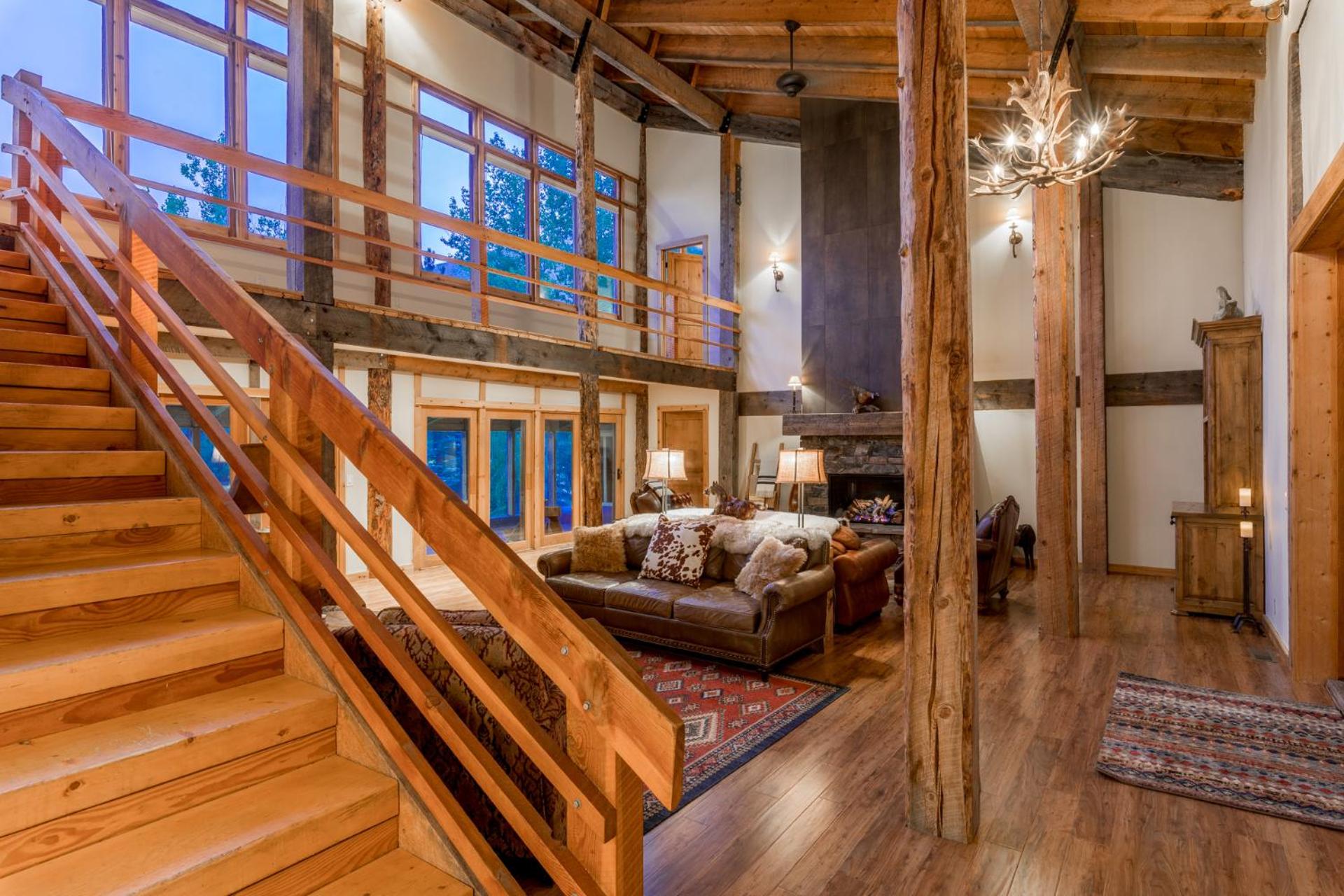 Bear Lodge with private Pool, Hottub, and Sauna! - Property Image 6