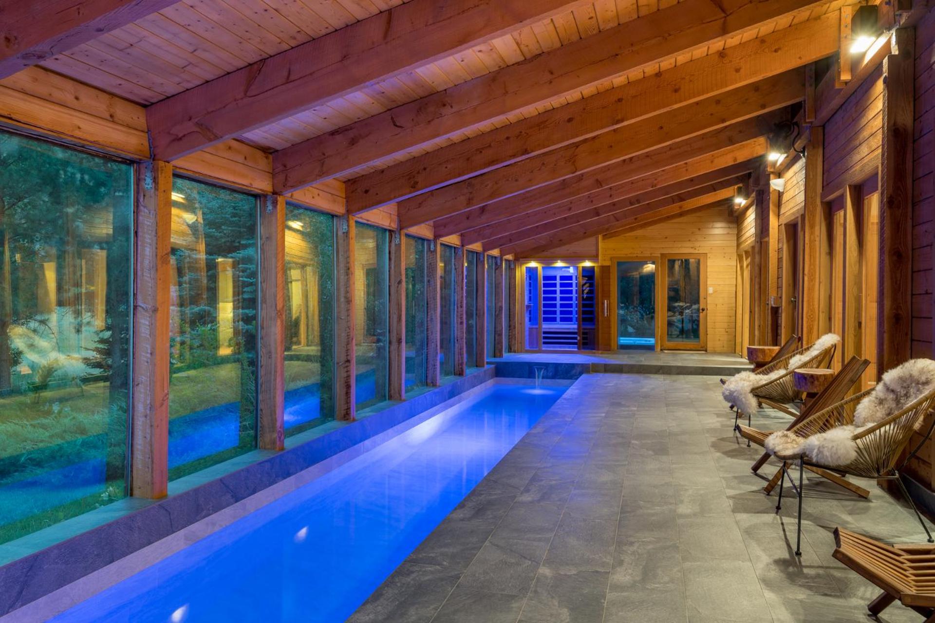 Bear Lodge with private Pool, Hottub, and Sauna! - Property Image 34