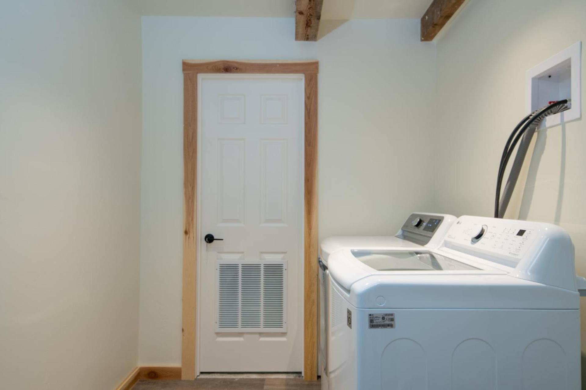 Bear Lodge with private Pool, Hottub, and Sauna! - Property Image 21