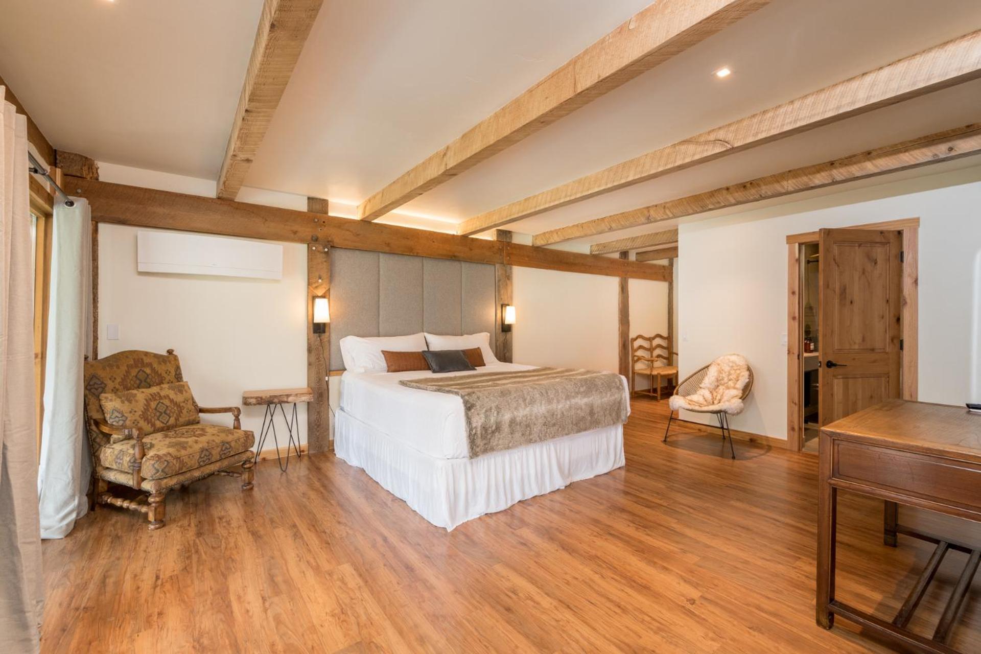 Bear Lodge with private Pool, Hottub, and Sauna! - Property Image 12