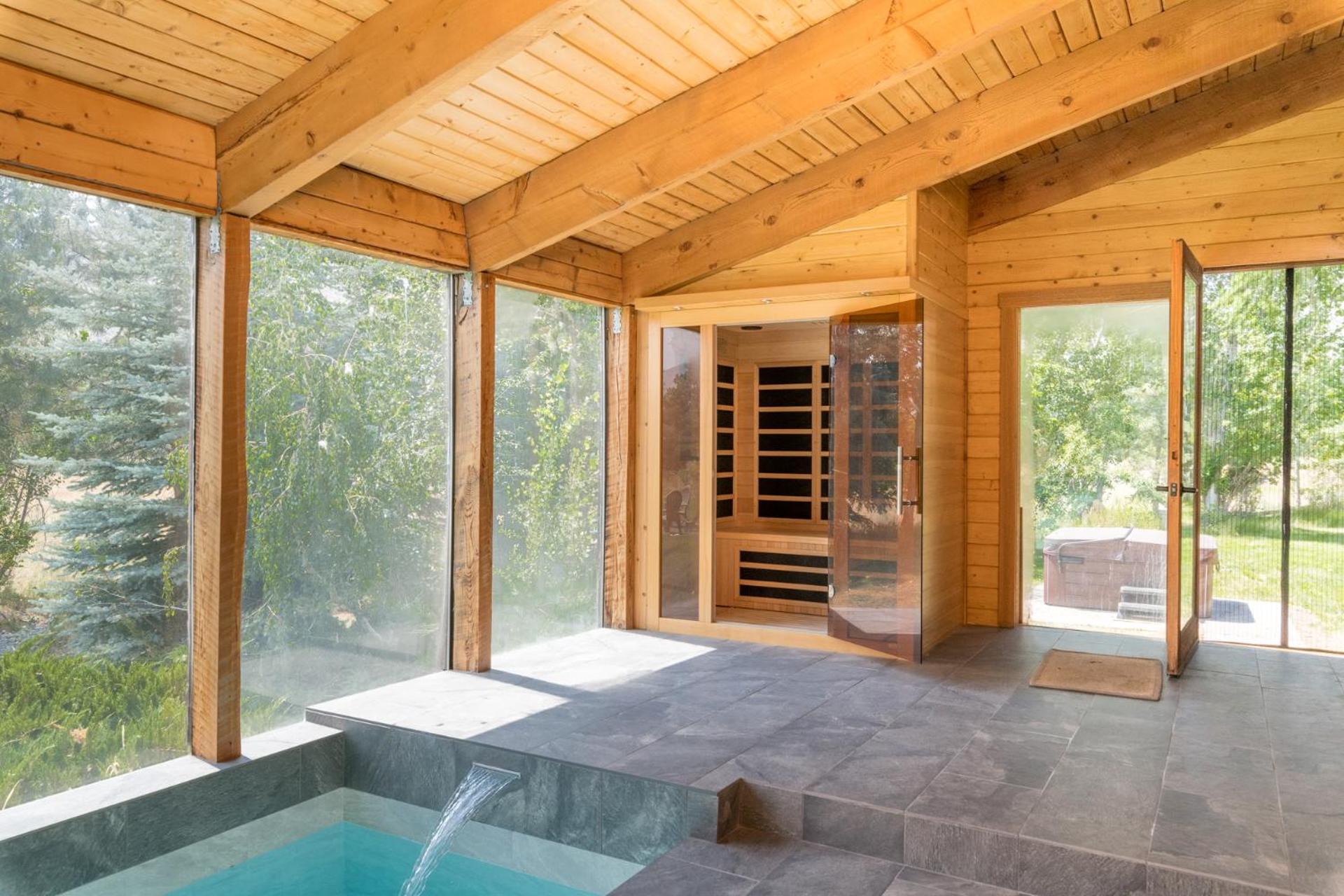 Bear Lodge with private Pool, Hottub, and Sauna! - Property Image 25