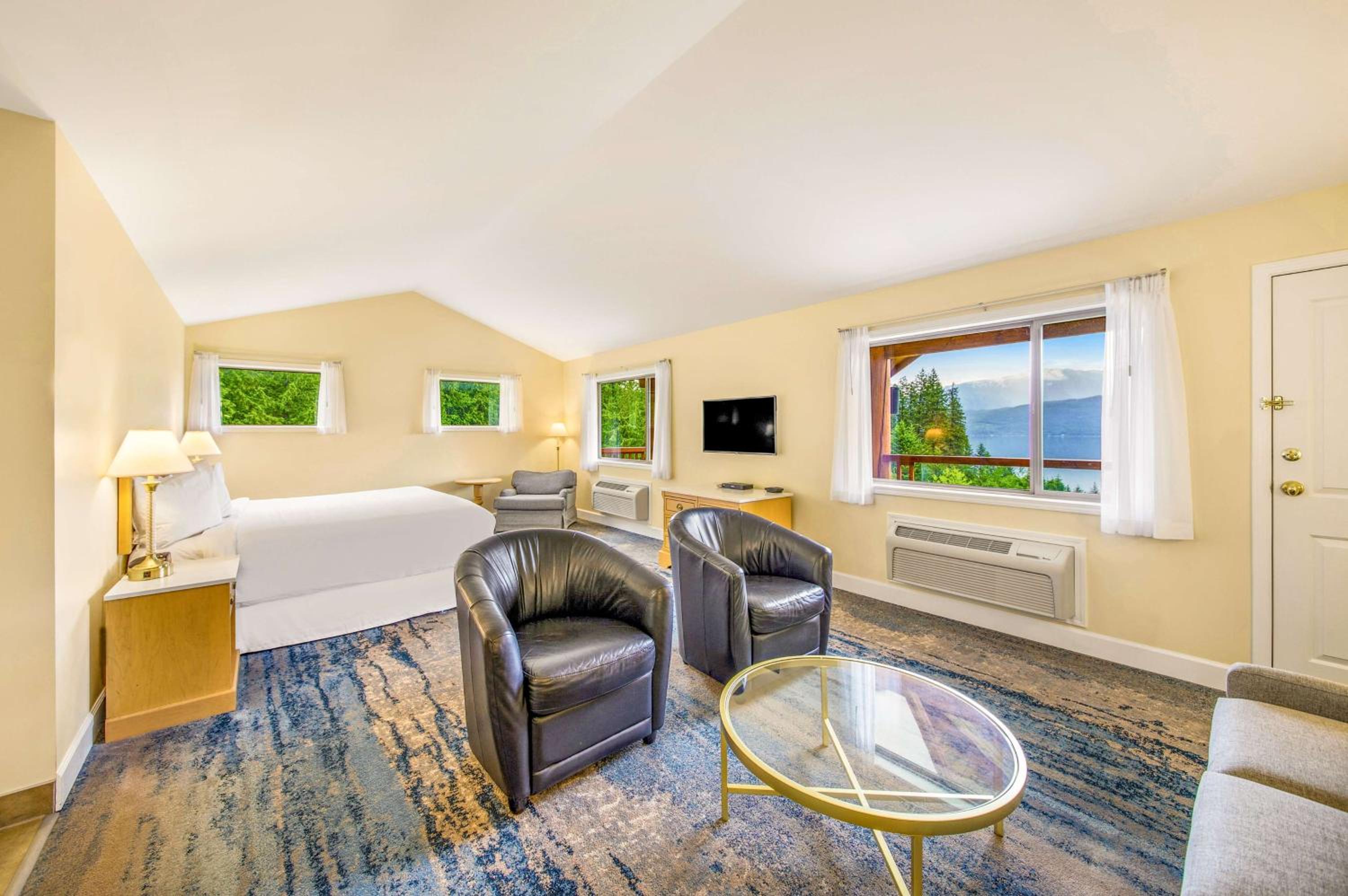 Kootenay Lakeview Resort BW Signature Collection