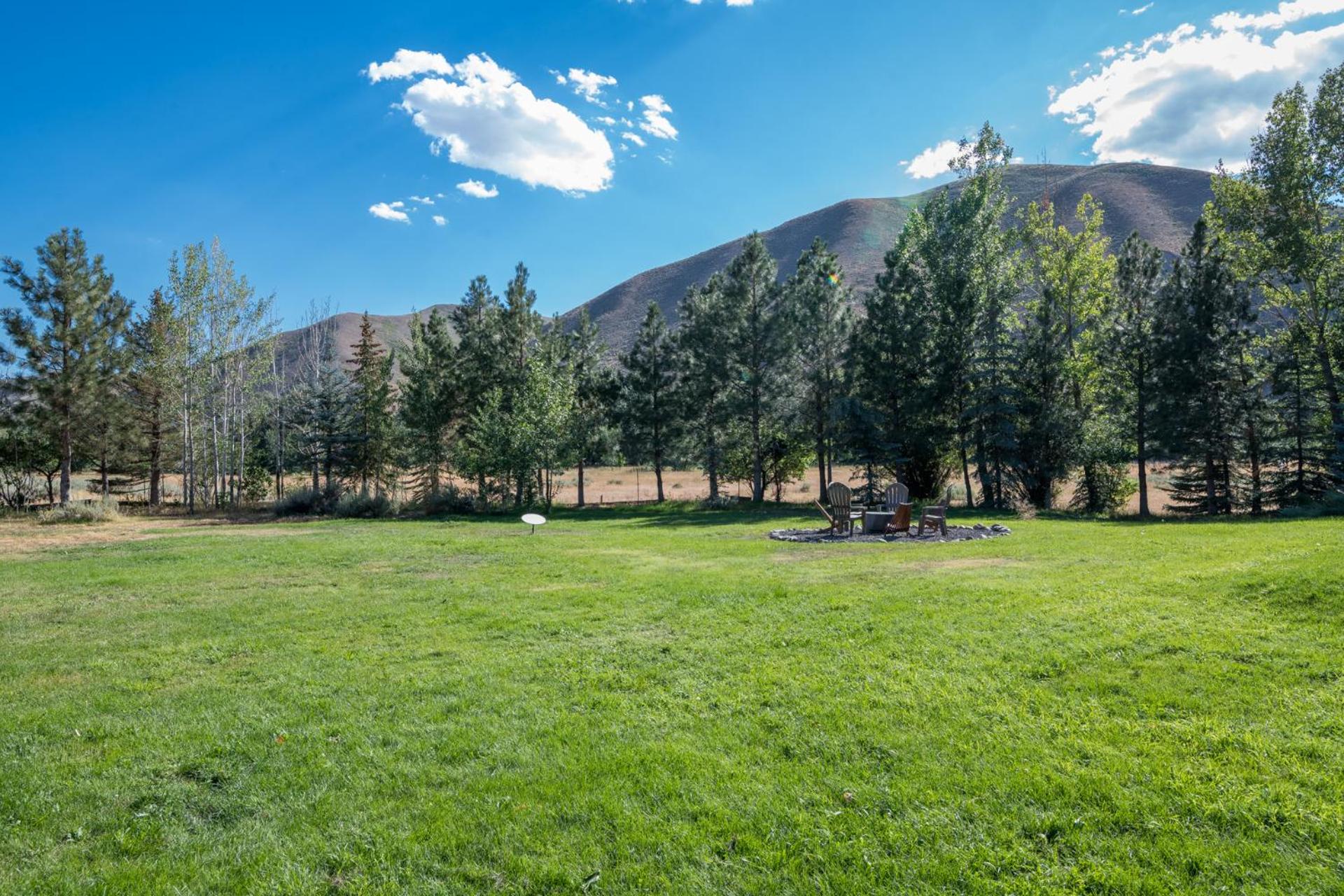 Bear Lodge with private Pool, Hottub, and Sauna! - Property Image 15