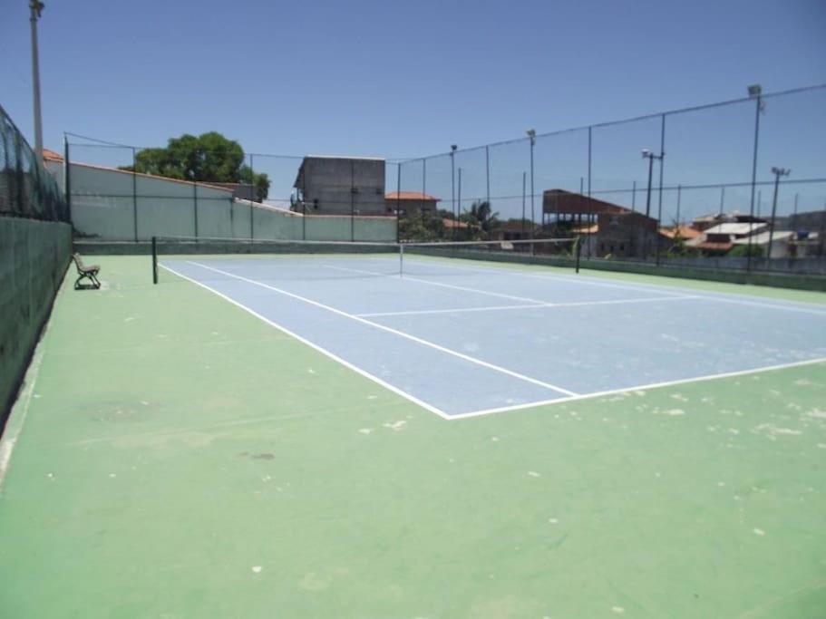 Lindo apartamento em condomínio com clube