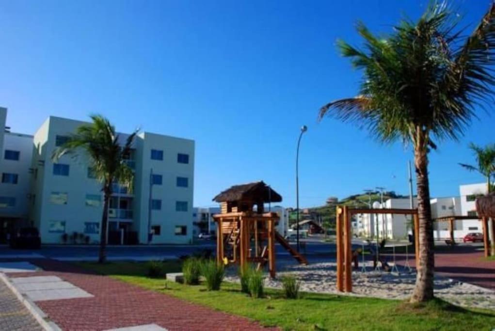 Lindo apartamento em condomínio com clube