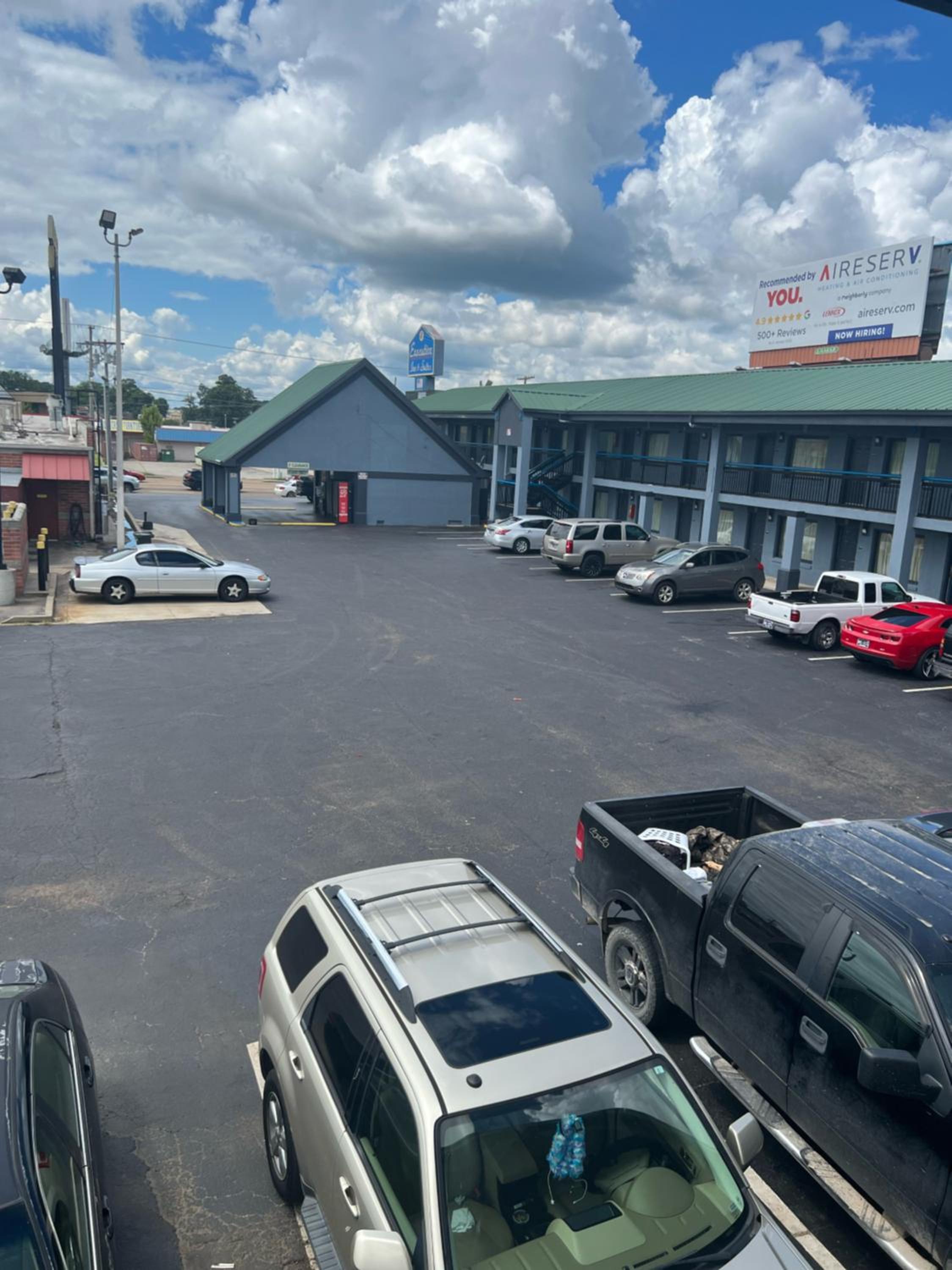 Executive Inn and Suites - Jackson