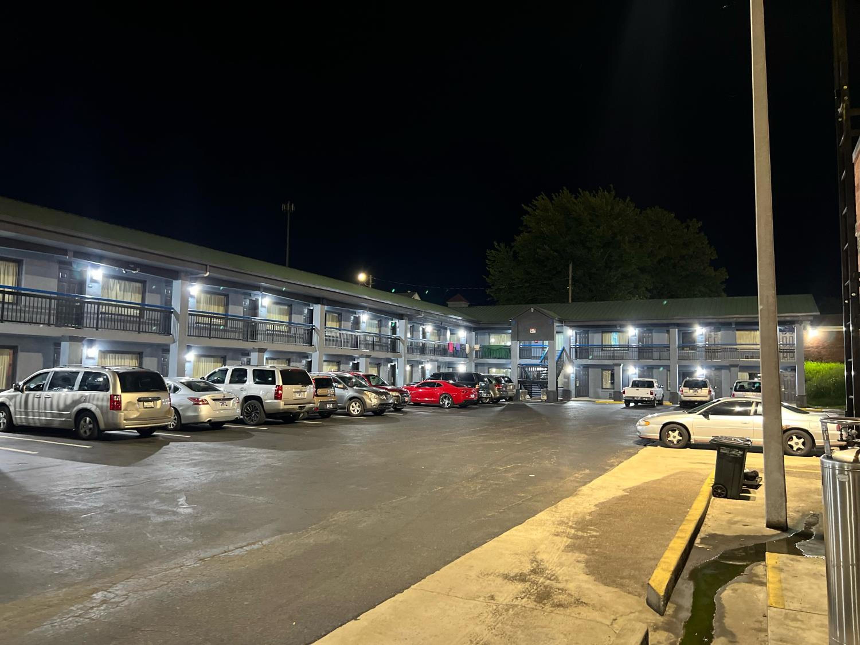 Executive Inn and Suites - Jackson