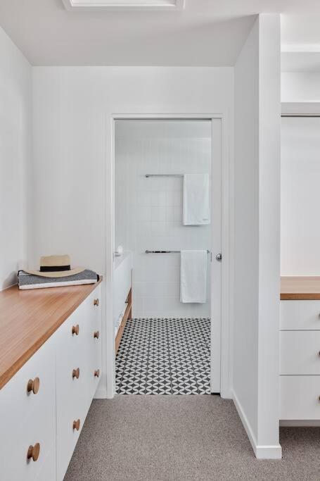 Sanctuary Spaces - Lomani Eleven