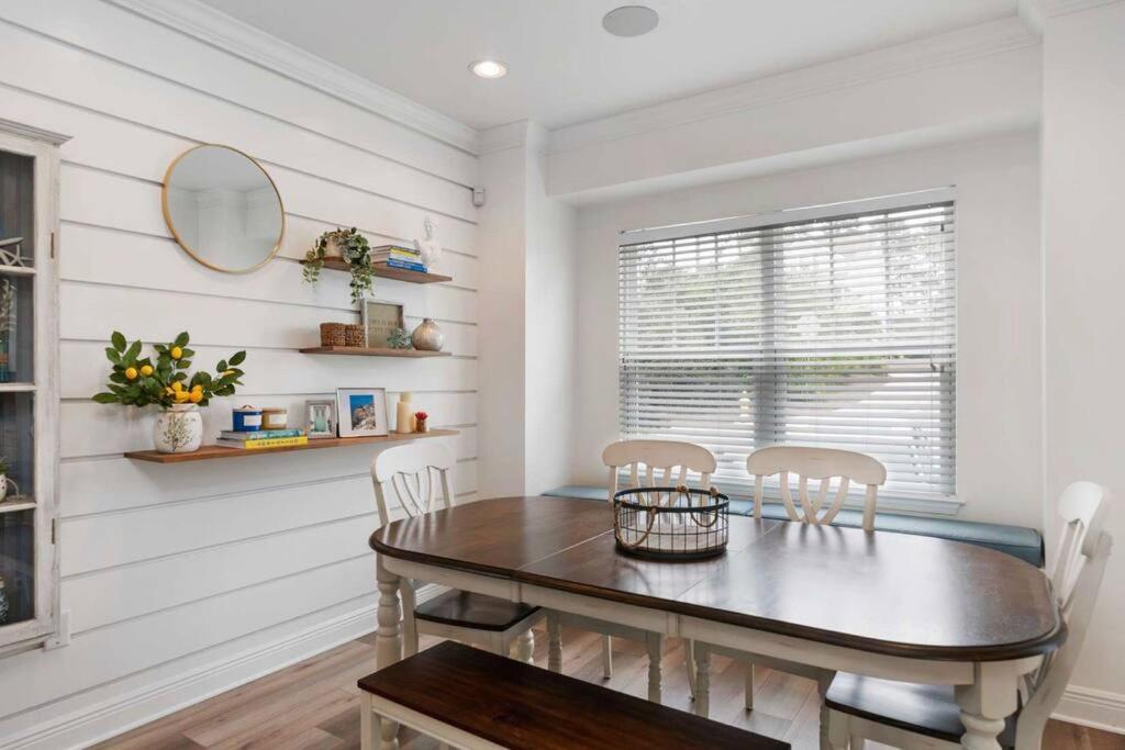 Beautiful 4 bedroom near Rosemary Beach!