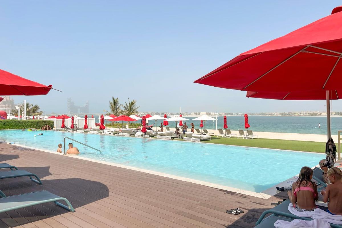 Spacious beachfront 2 bedroom apartment - The 8