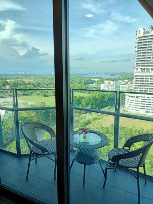 Almas Suite Seaview & Netflix By STAY photo 3