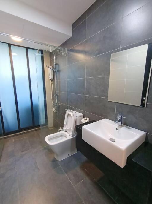 Almas Suite Seaview & Netflix By STAY photo 5