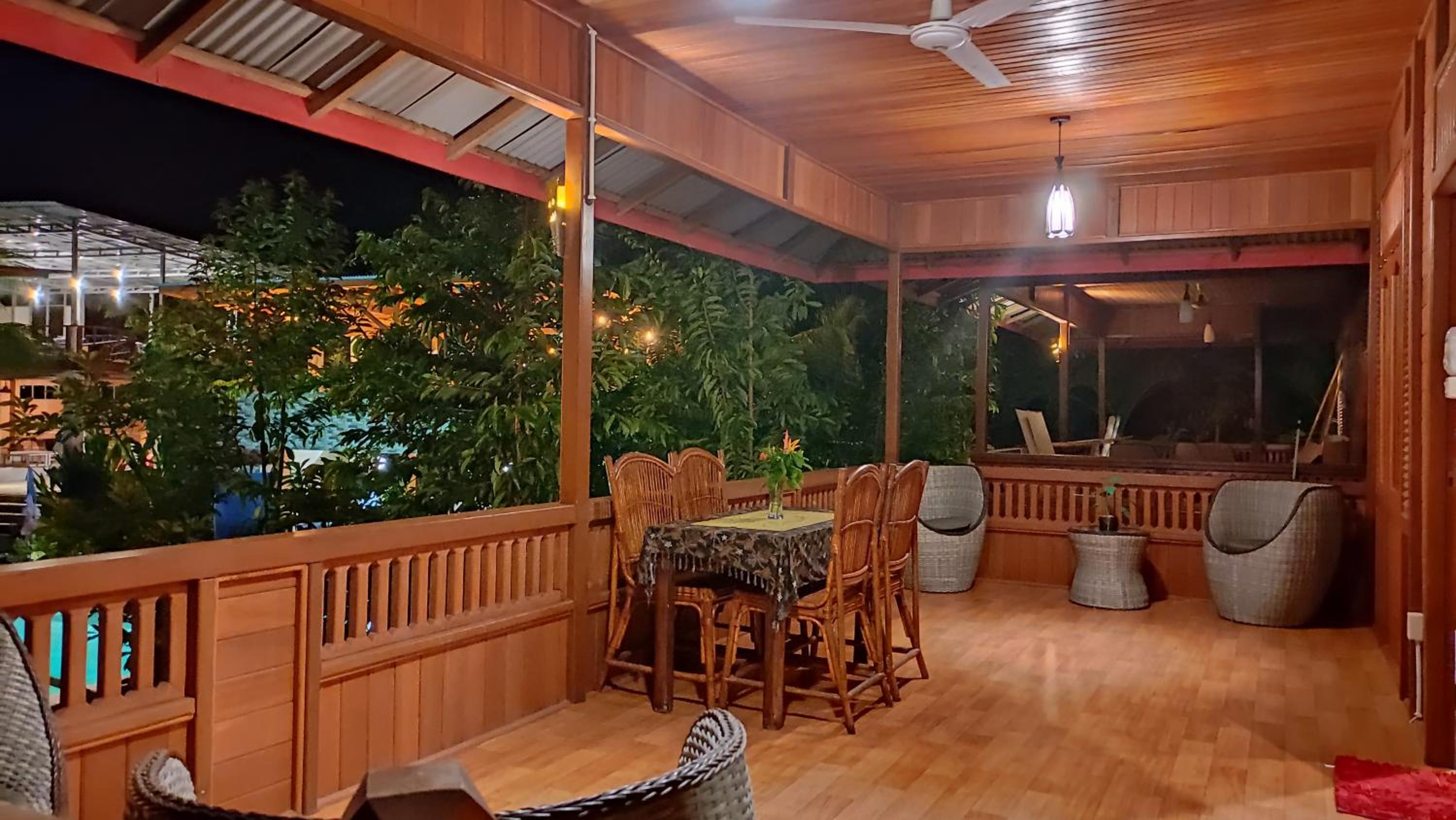 Bunaken Villa Queen's Dive view 3