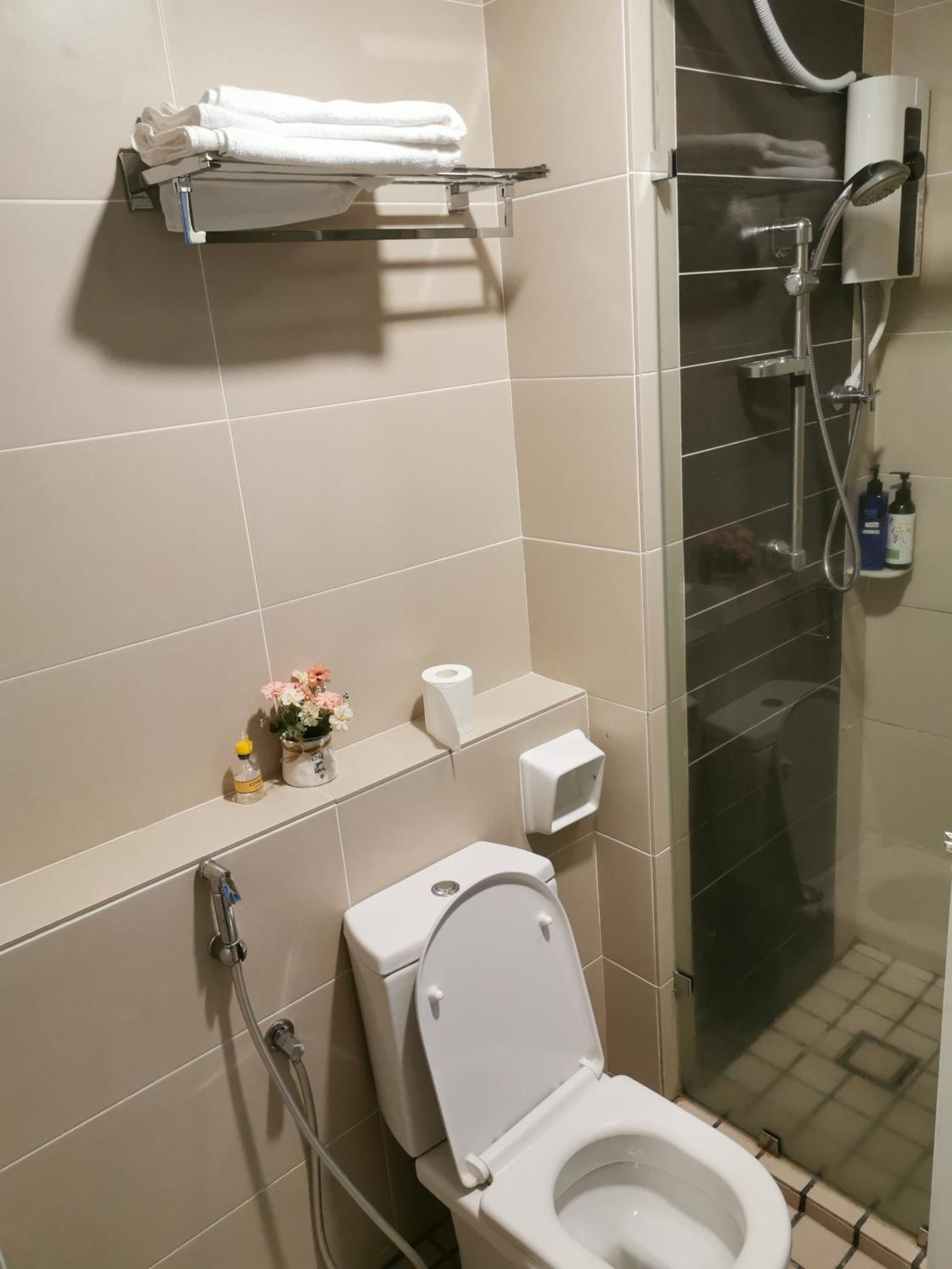 Ipoh Haven Central Lakeview Suite 3rooms 3-8pax photo 5