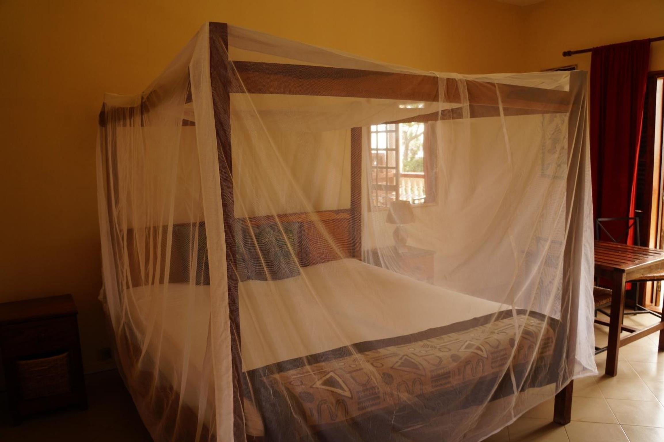 Lemon Creek Hotel Resort