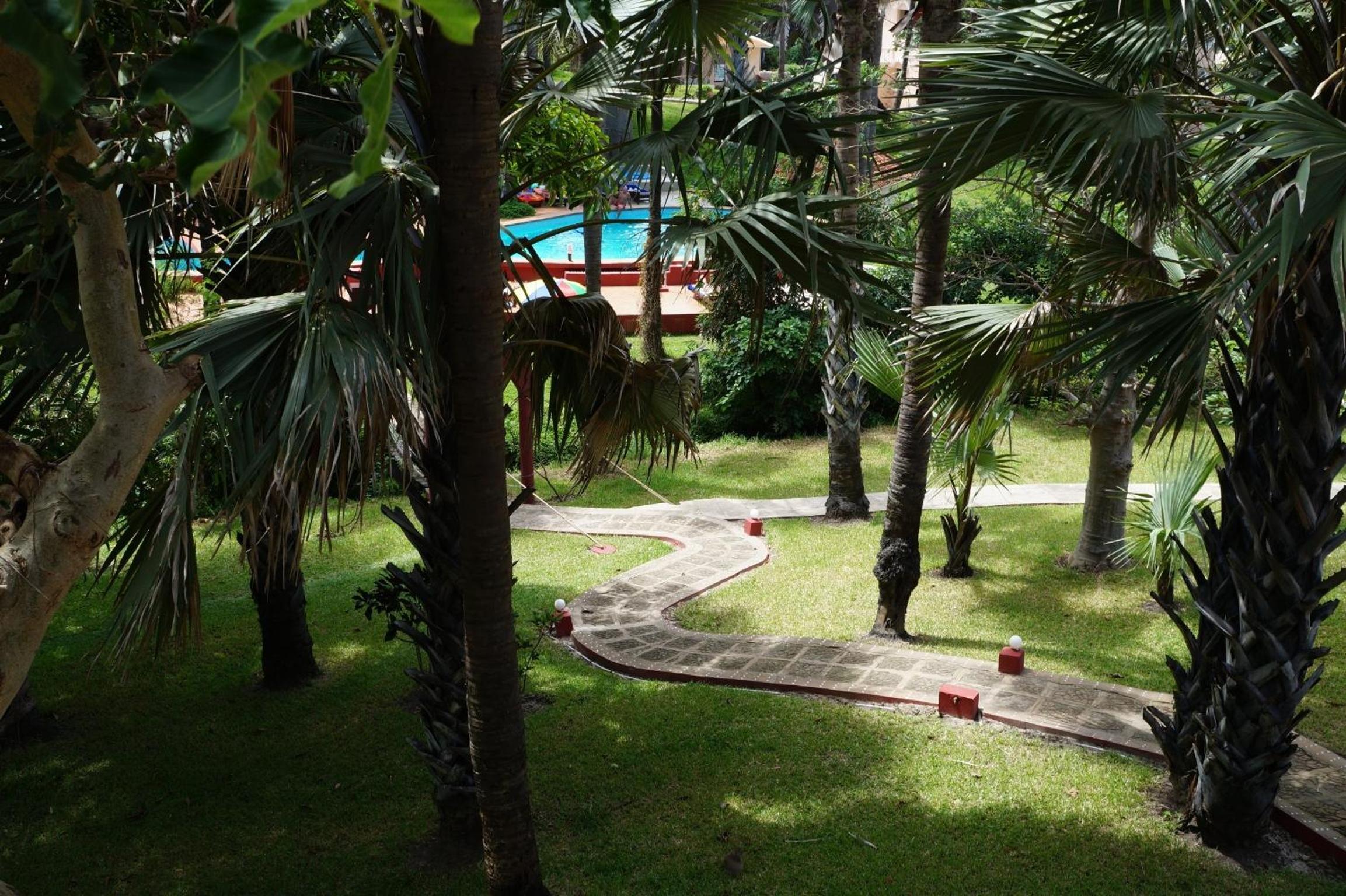 Lemon Creek Hotel Resort