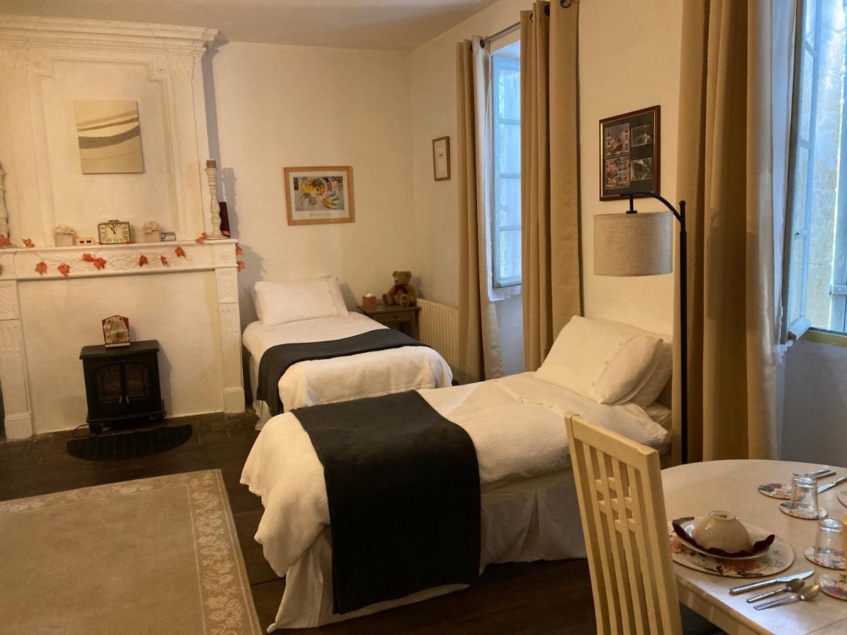 7 Dagnaud De la Tude our family farmhouse style home with en-suite view 2