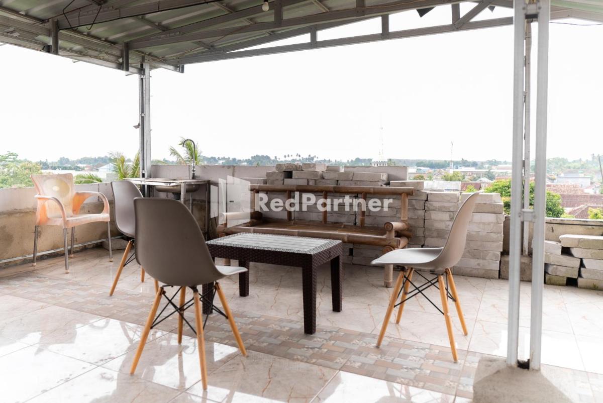 outdoor BBQ area