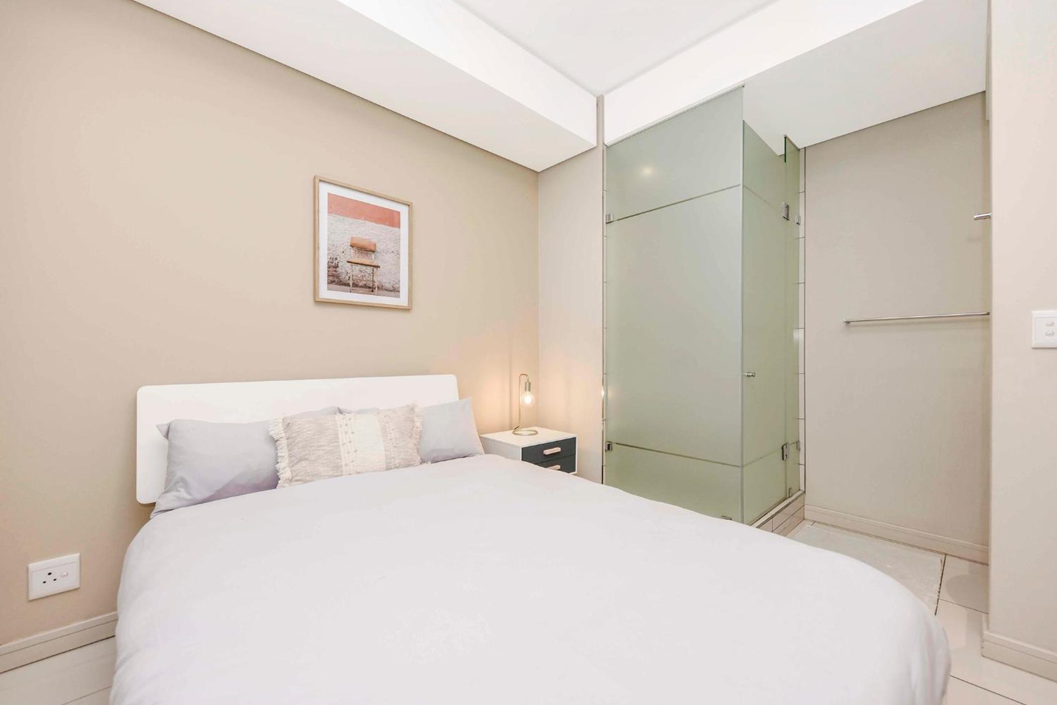 Tyrwhitt Luxury Apartment in Rosebank