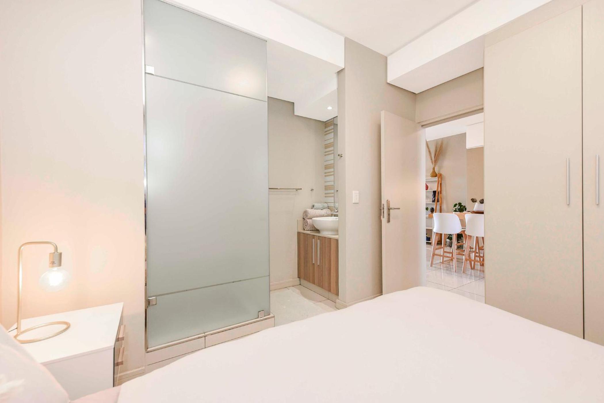 Tyrwhitt Luxury Apartment in Rosebank