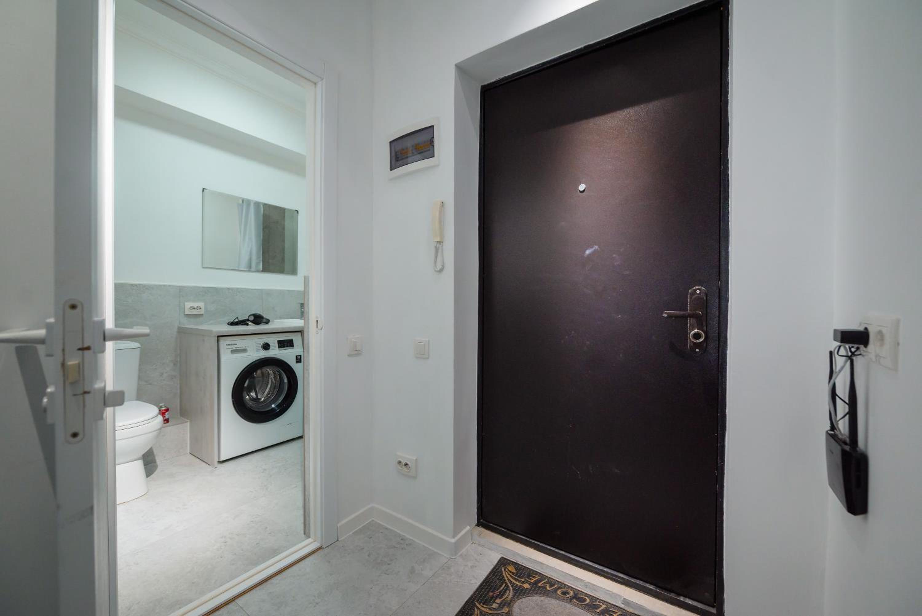 Super cozy studio near the lake view 3