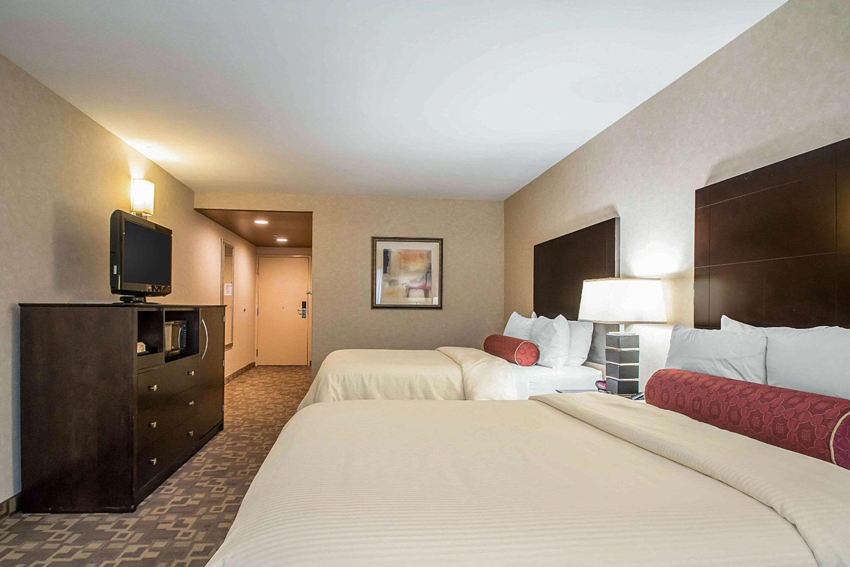 Clarion Inn Elmhurst - Oak Brook near I-88, I-290, I-294, Photo 51