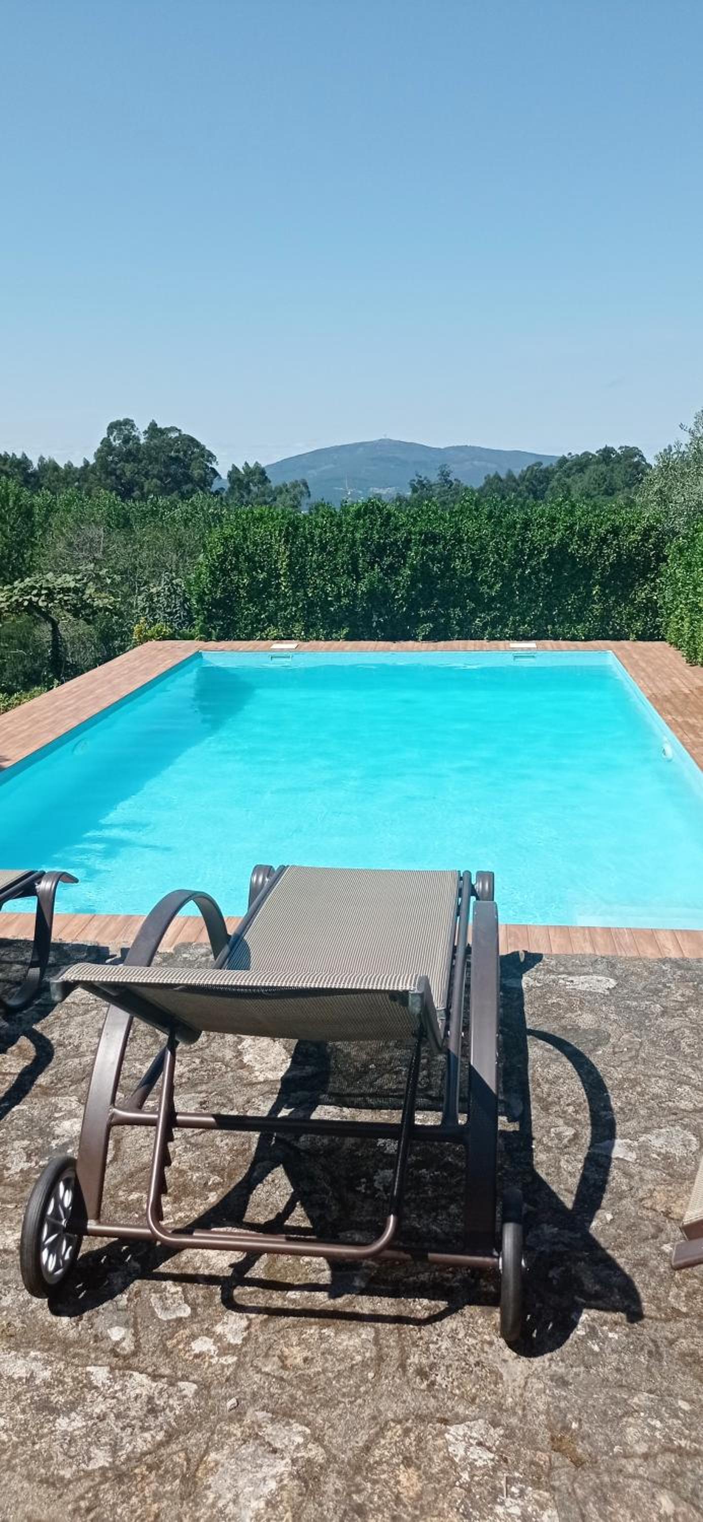 Acogedora cabaña con piscina
